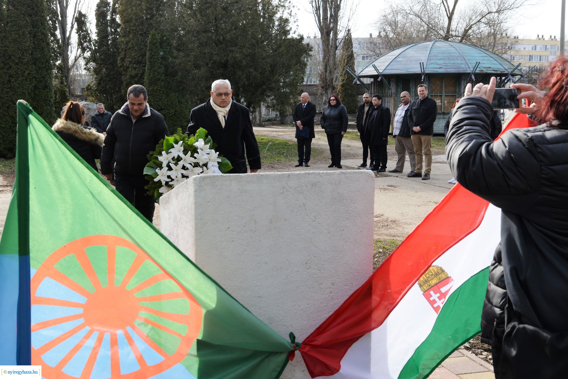 A romák elleni sorozatgyilkosságok áldozataira emlékeztek