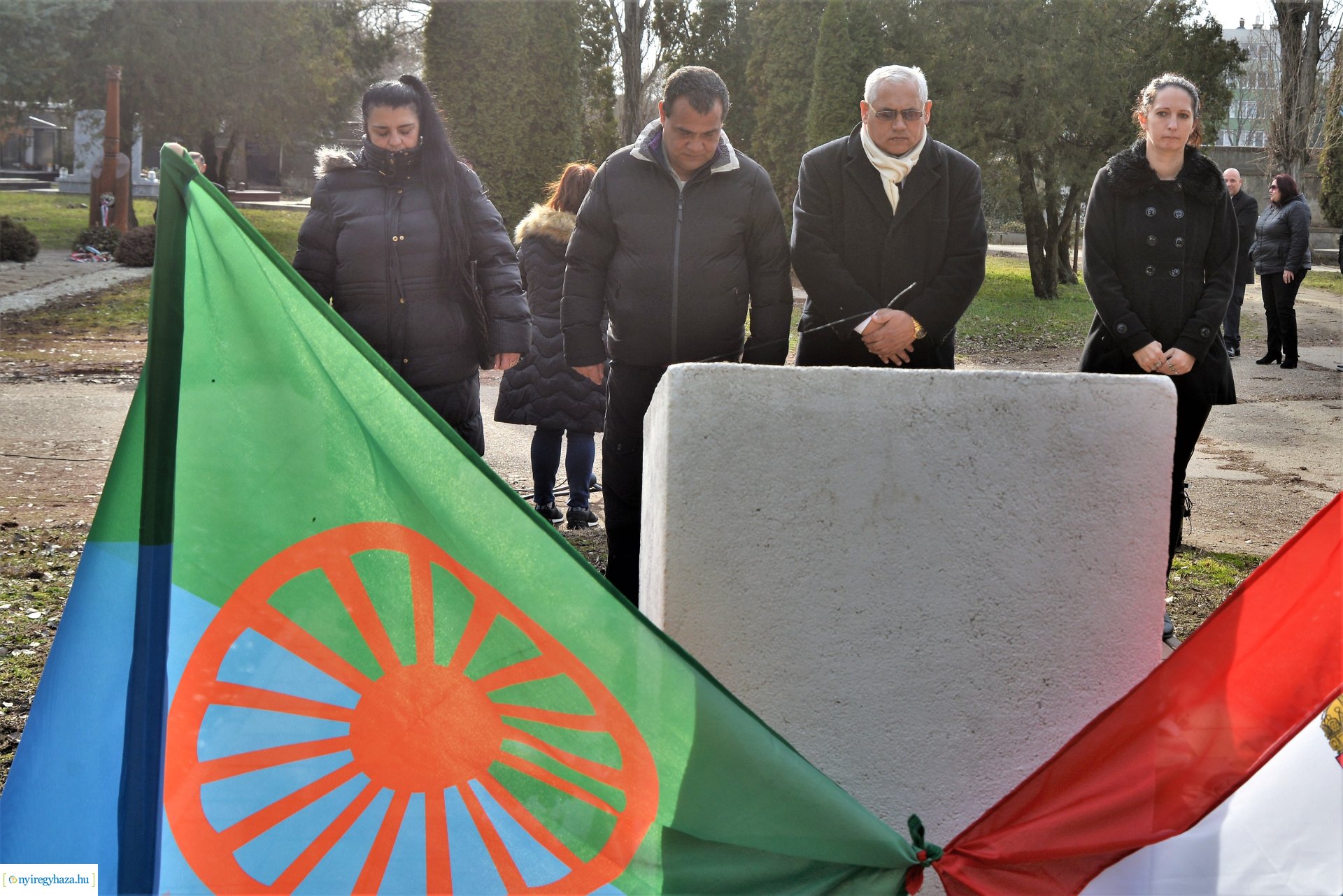 A romák elleni sorozatgyilkosságok áldozataira emlékeztek