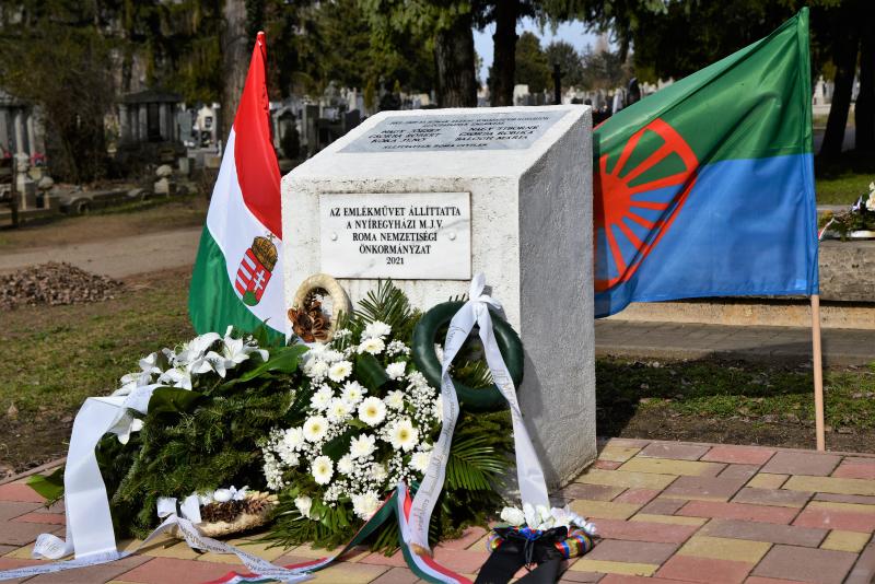 A romák elleni sorozatgyilkosságok áldozataira emlékeztek