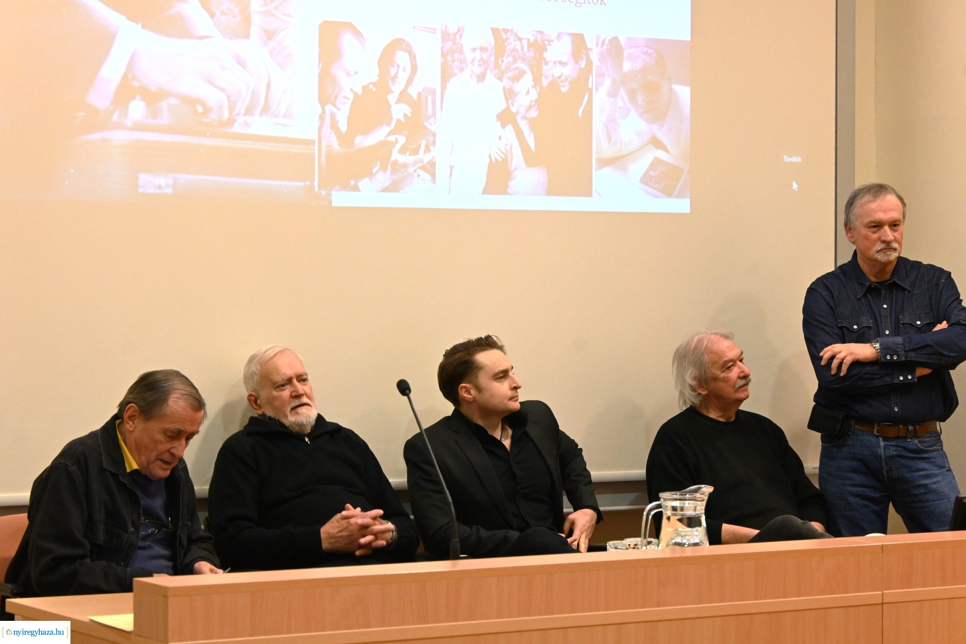 A sokaság fia-filmbemutató a könyvtárban