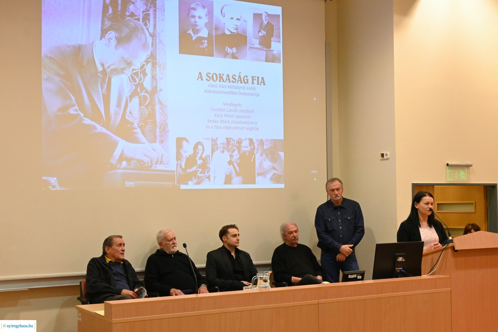 A sokaság fia-filmbemutató a könyvtárban