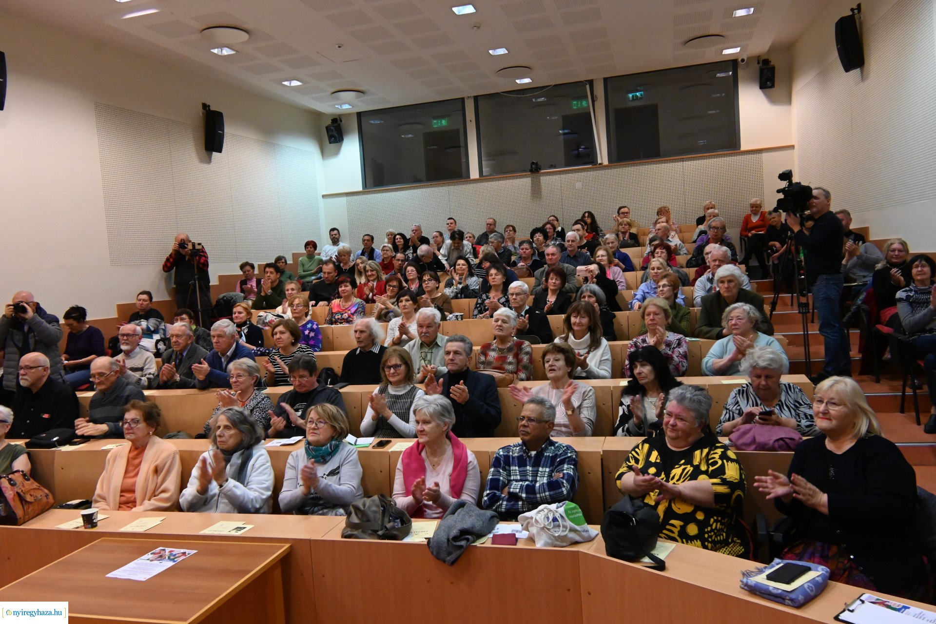 A sokaság fia-filmbemutató a könyvtárban