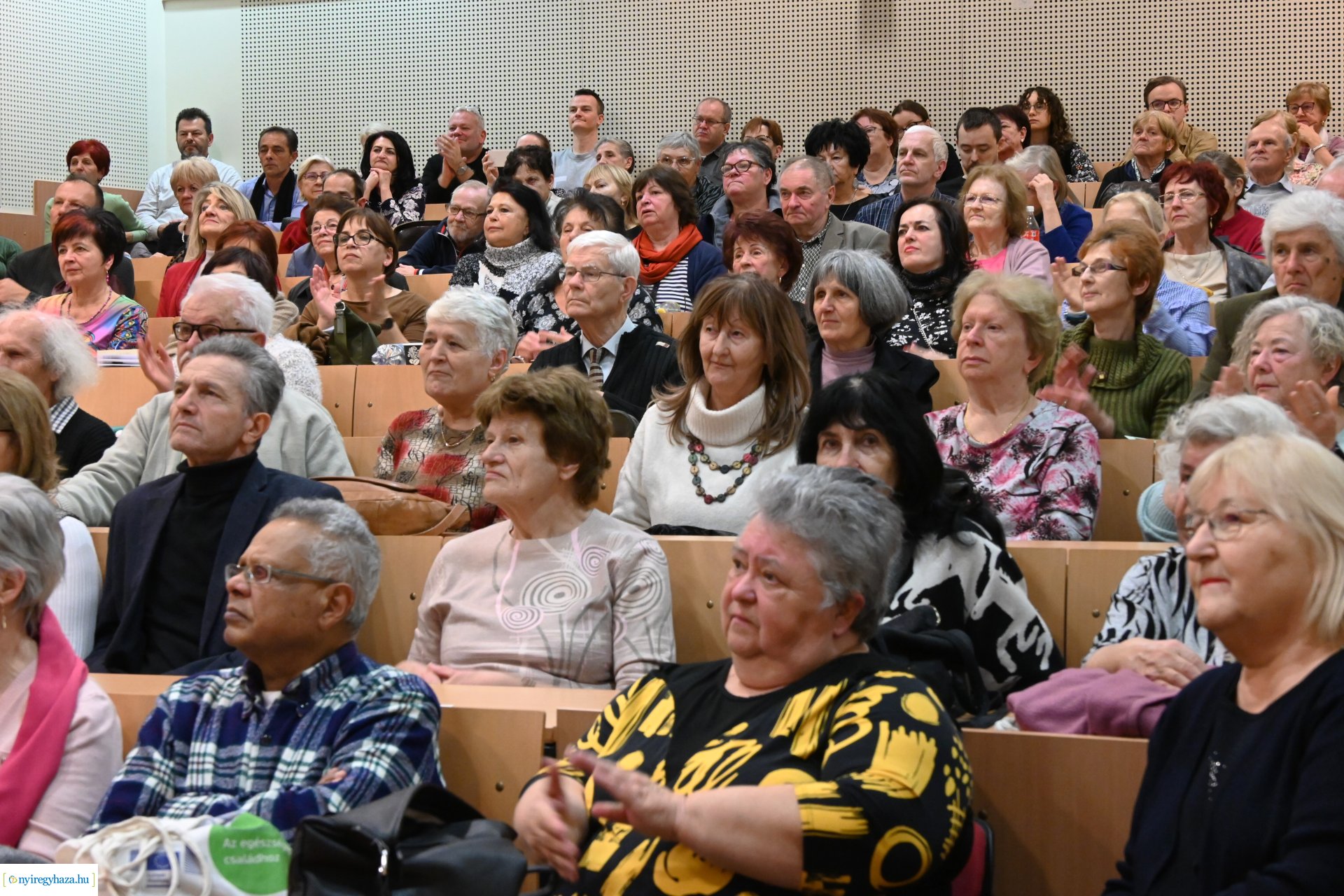 A sokaság fia-filmbemutató a könyvtárban