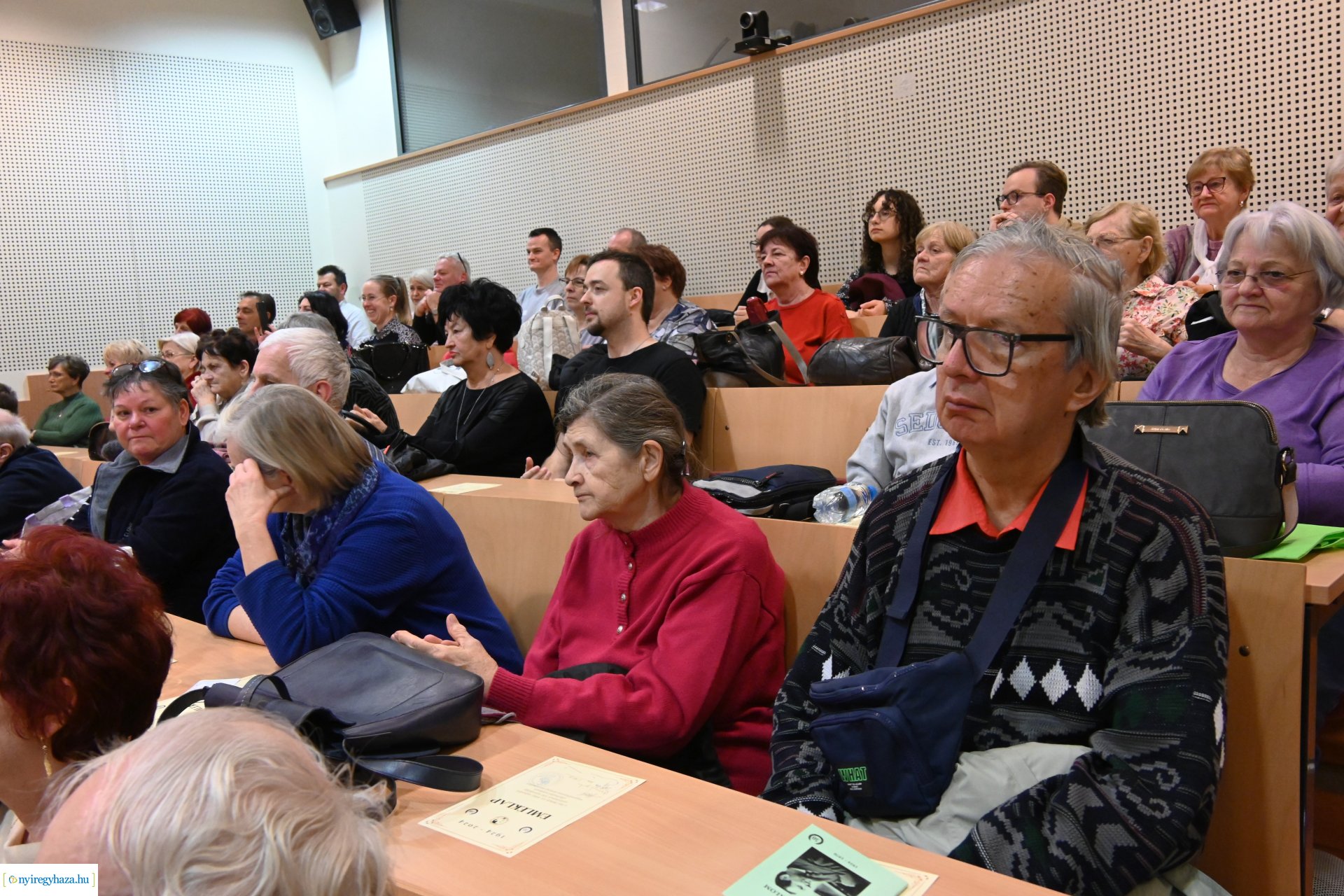 A sokaság fia-filmbemutató a könyvtárban