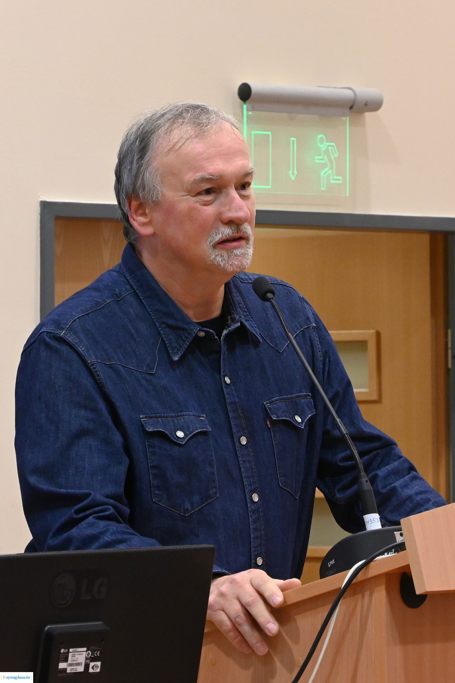 A sokaság fia-filmbemutató a könyvtárban