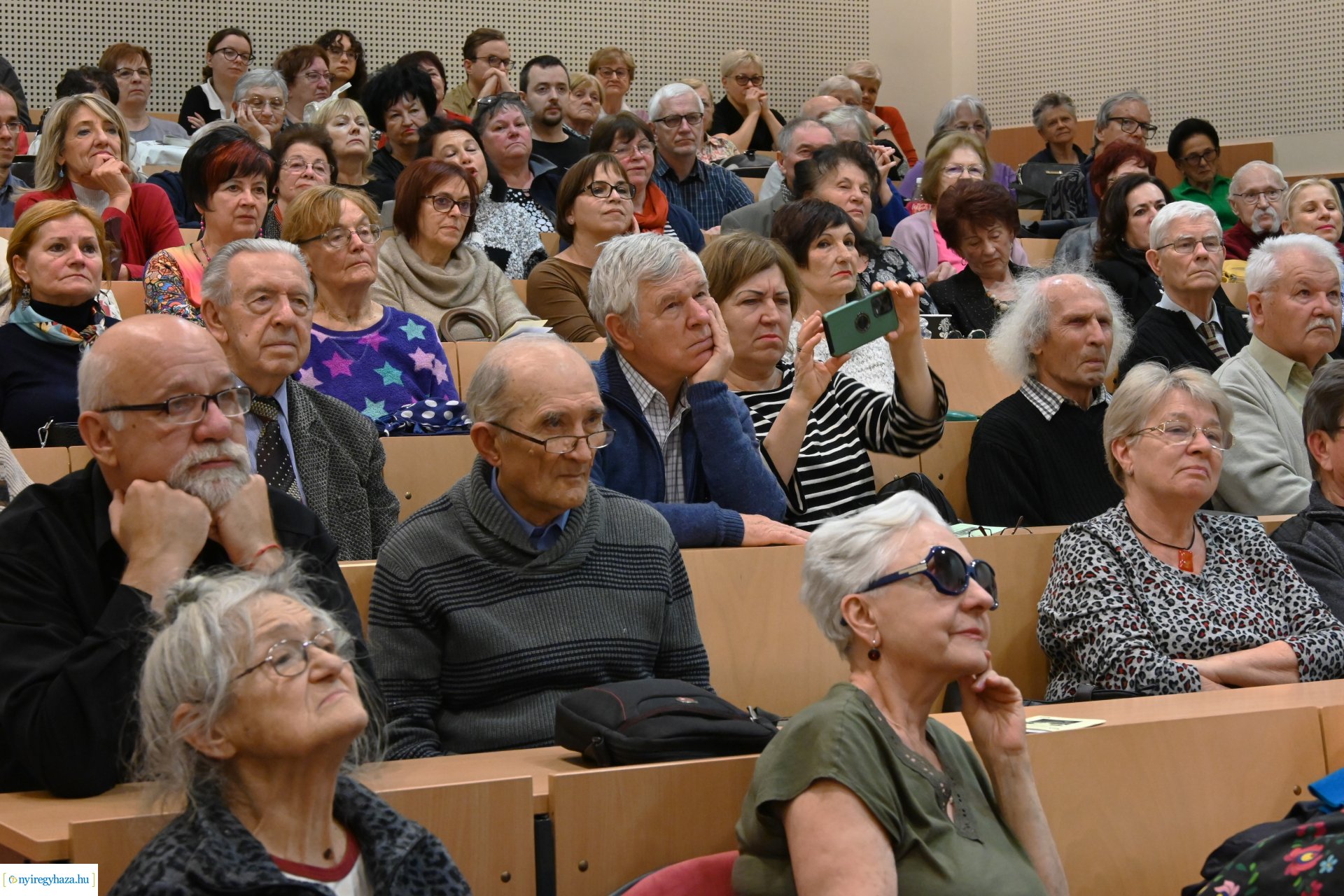 A sokaság fia-filmbemutató a könyvtárban