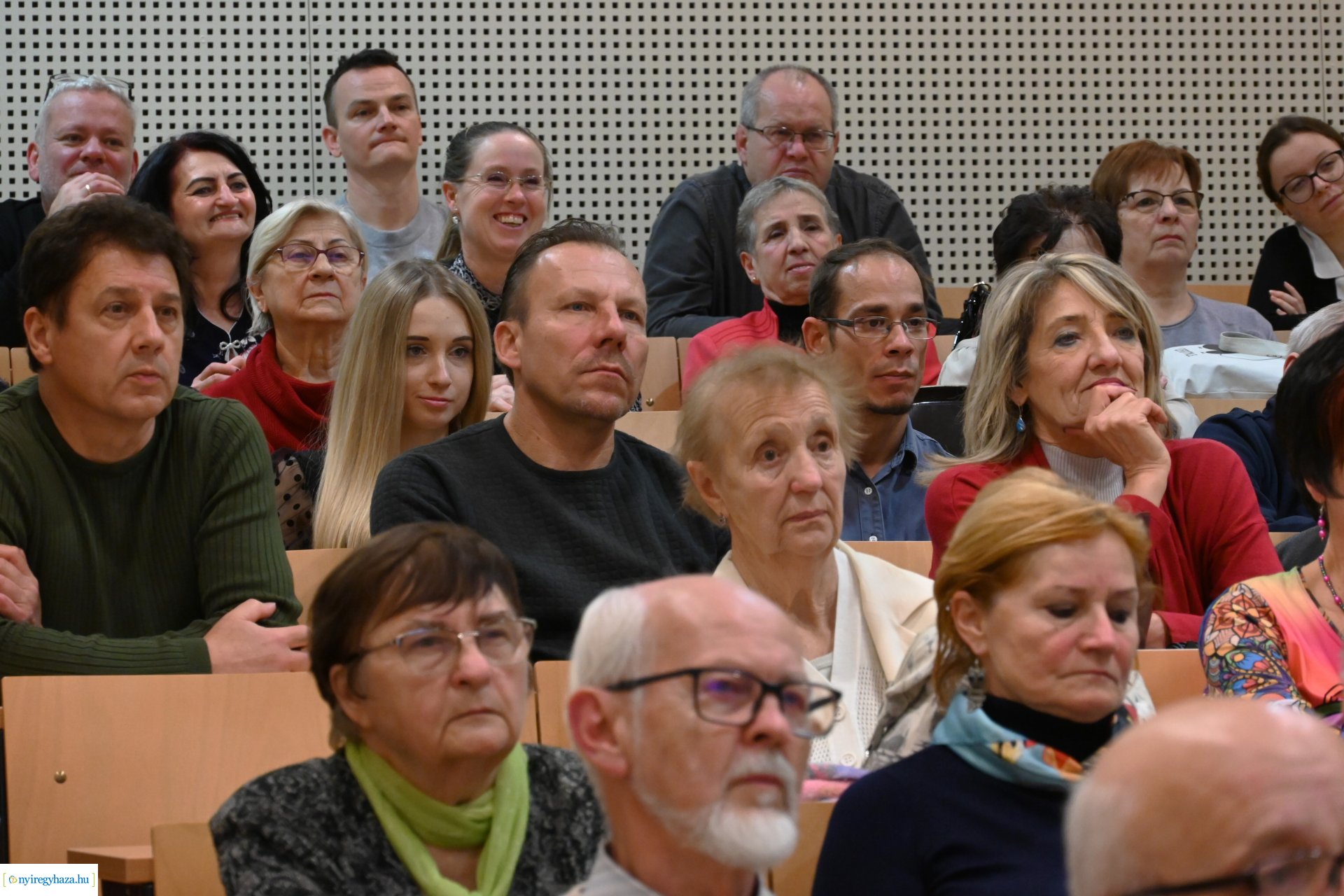 A sokaság fia-filmbemutató a könyvtárban