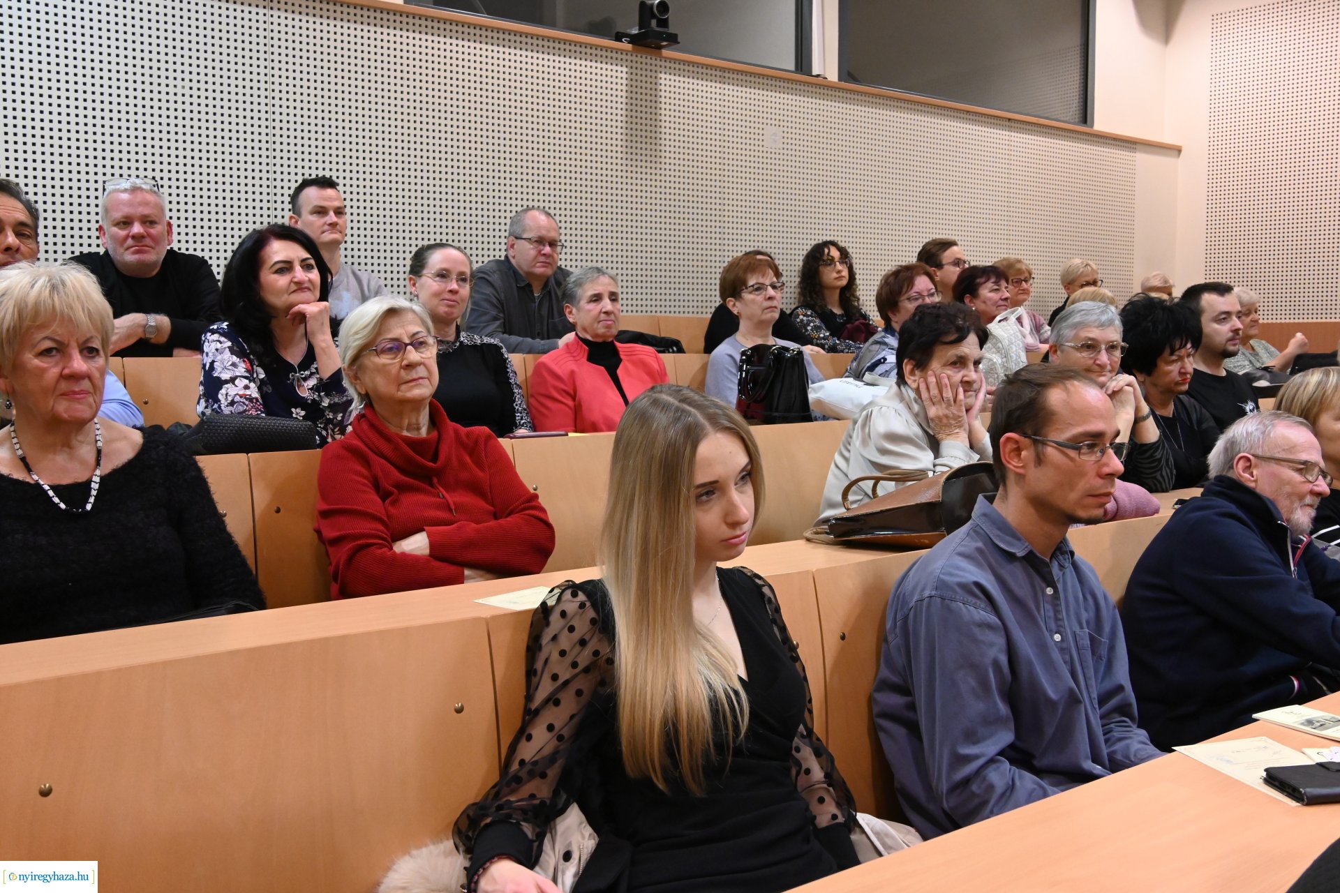 A sokaság fia-filmbemutató a könyvtárban