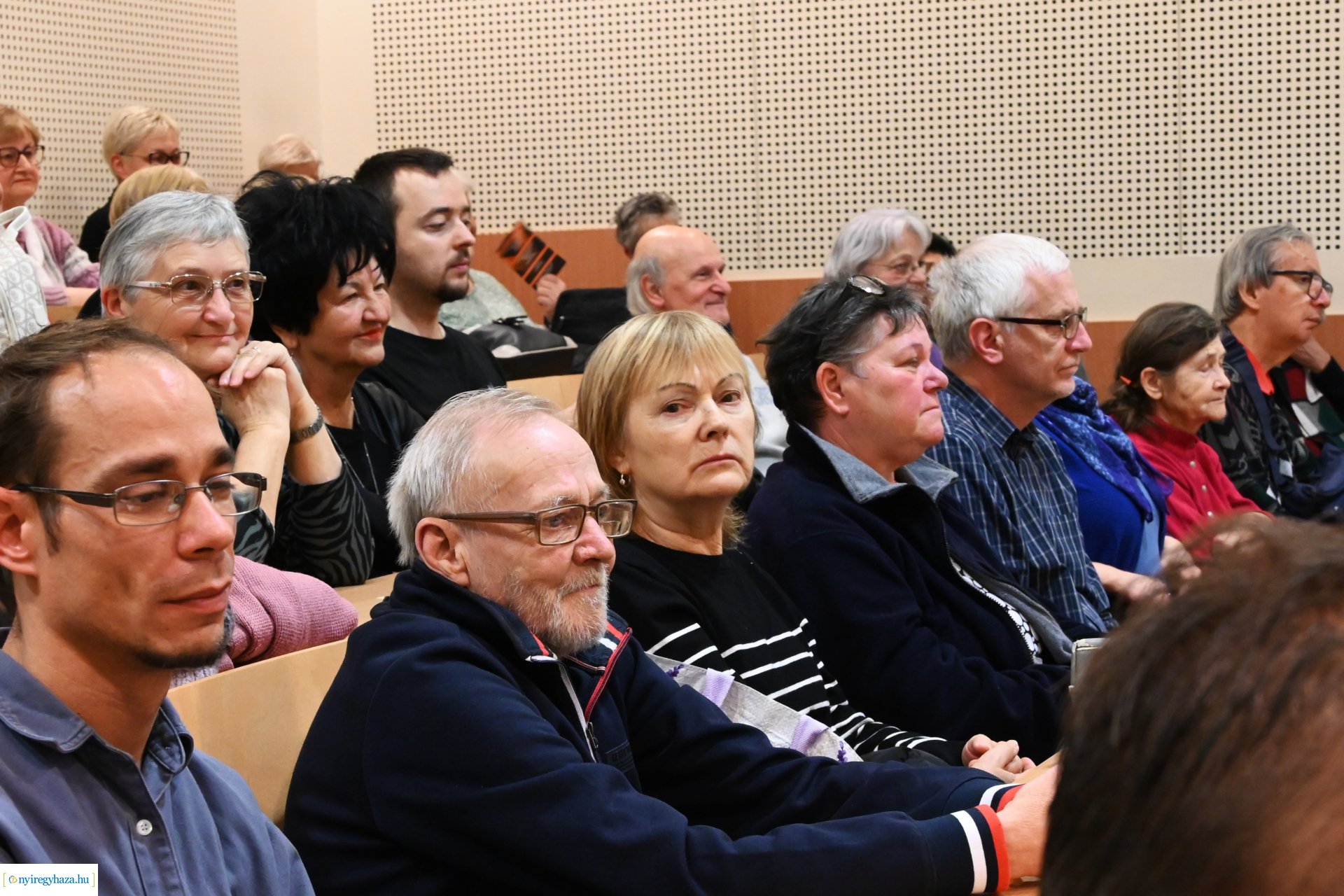 A sokaság fia-filmbemutató a könyvtárban