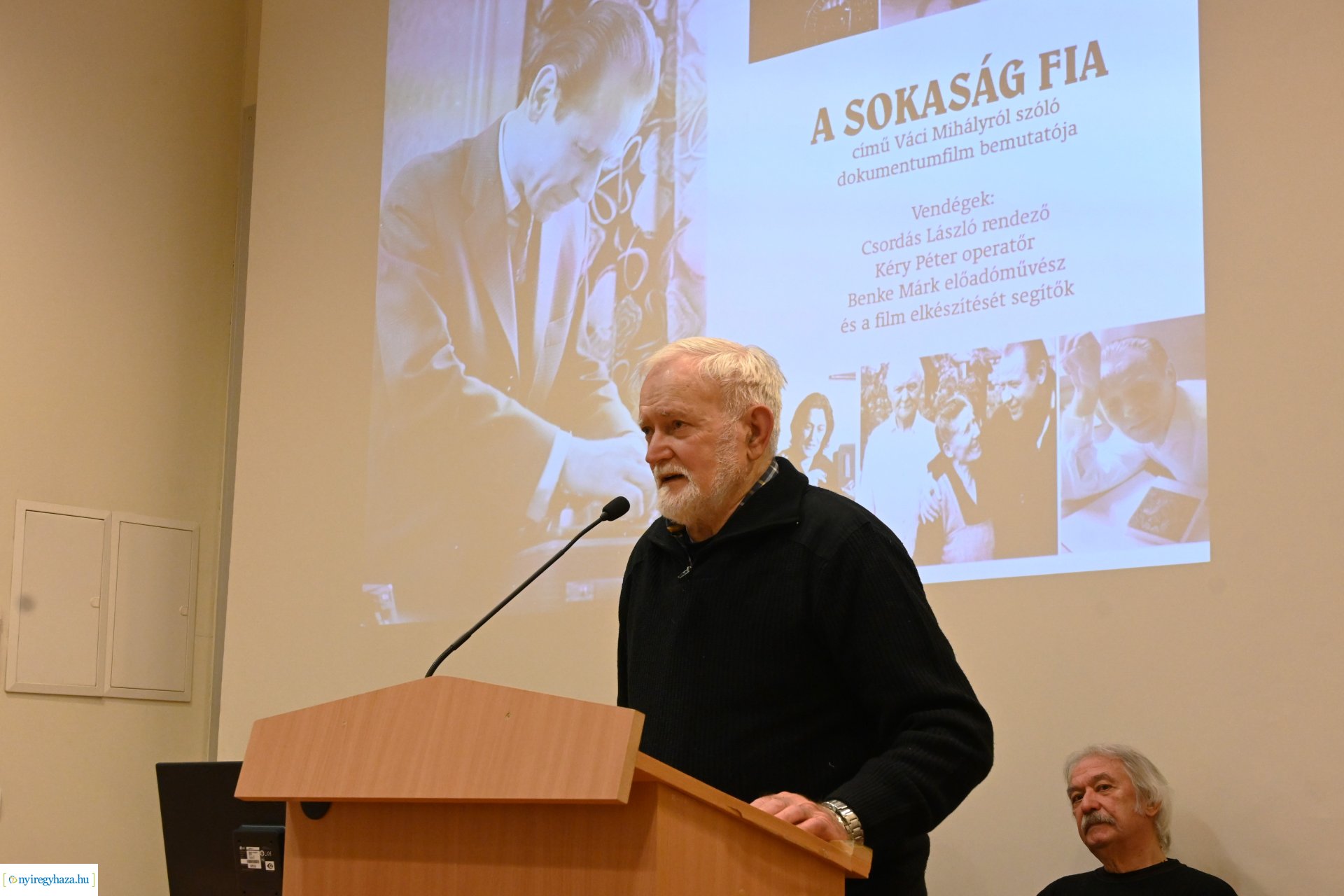 A sokaság fia-filmbemutató a könyvtárban