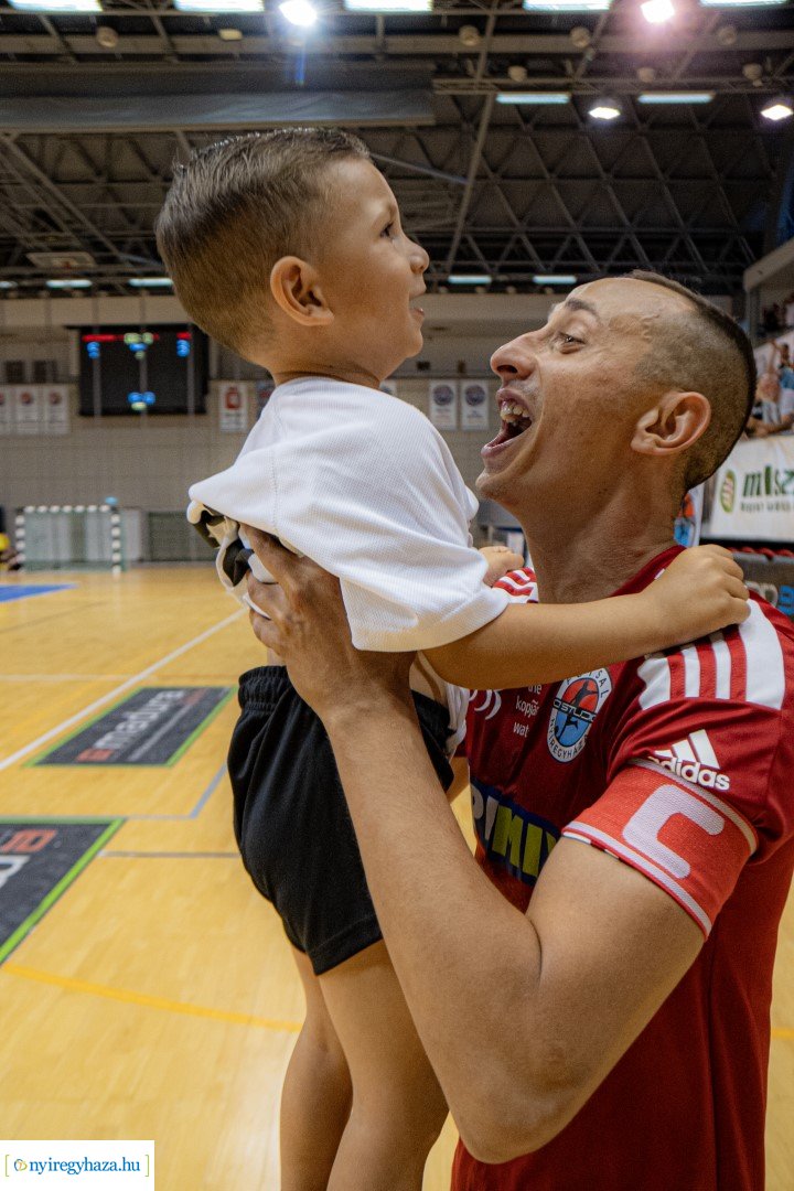 A' Studió Futsal Nyíregyháza megszerezte a bronzérmet - Így ünnepeltek a játékosok a mérkőzést követően