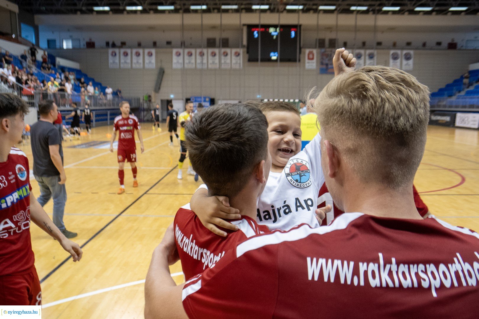 A' Studió Futsal Nyíregyháza megszerezte a bronzérmet - Így ünnepeltek a játékosok a mérkőzést követően
