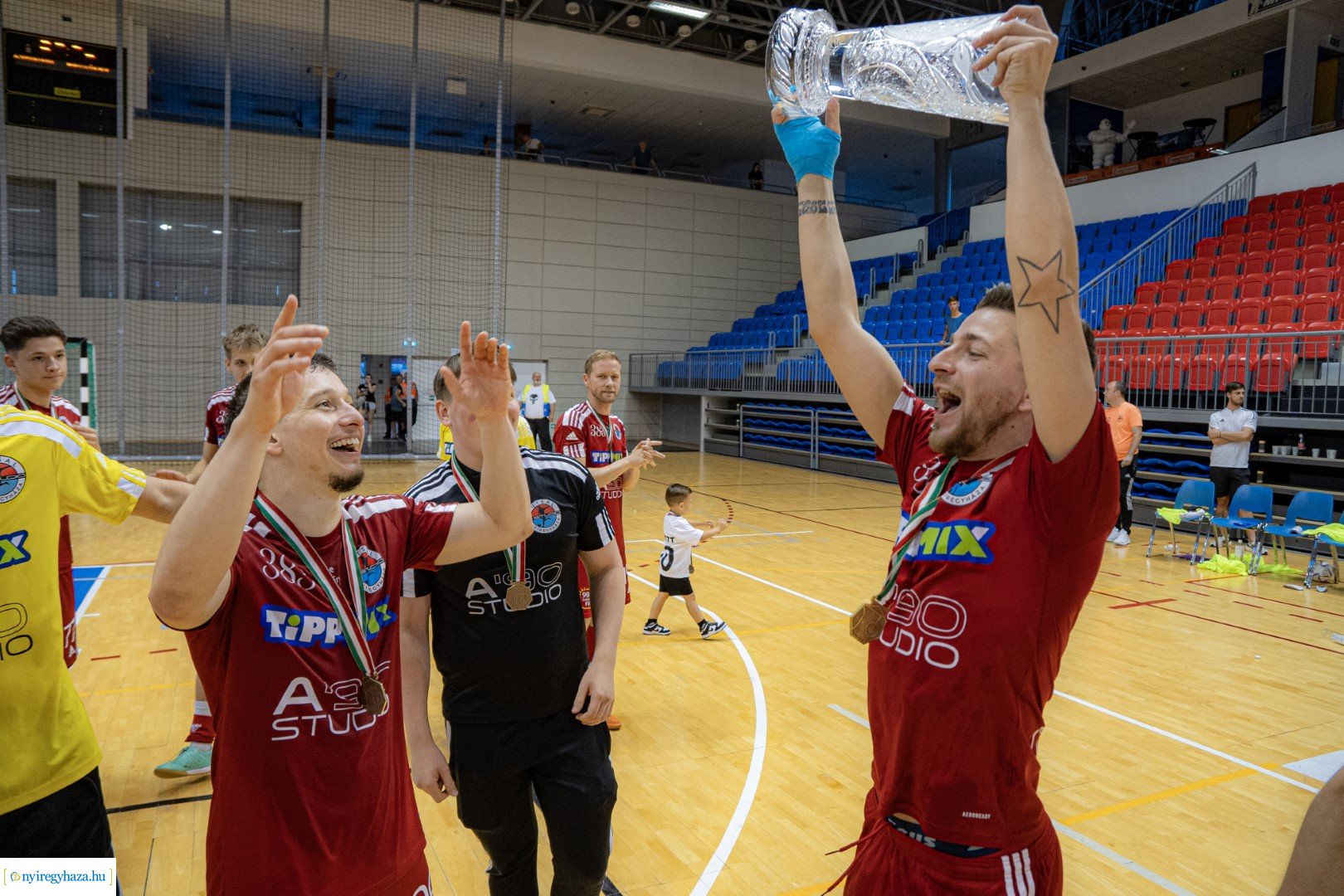 A' Studió Futsal Nyíregyháza megszerezte a bronzérmet - Így ünnepeltek a játékosok a mérkőzést követően