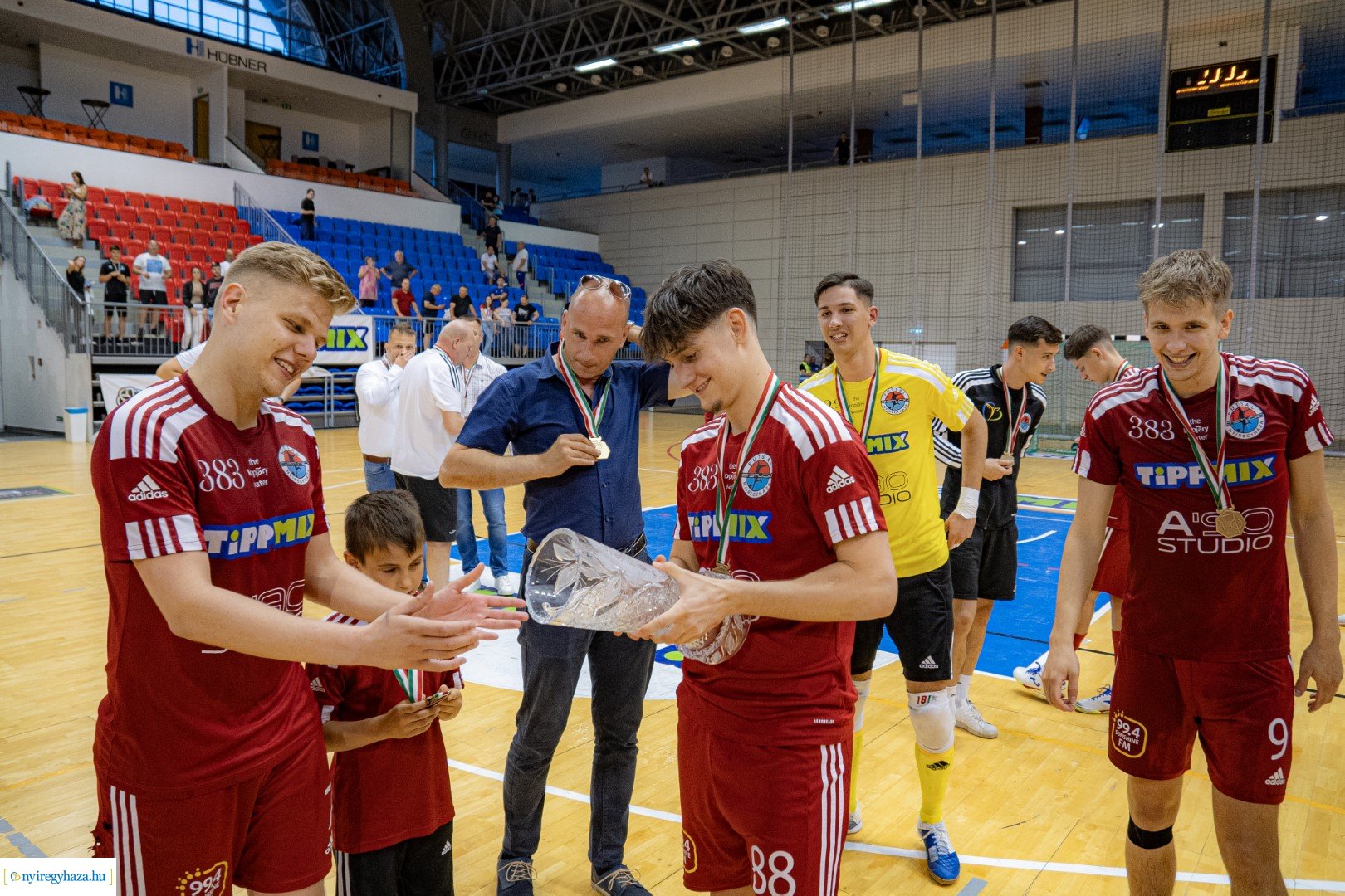 A' Studió Futsal Nyíregyháza megszerezte a bronzérmet - Így ünnepeltek a játékosok a mérkőzést követően