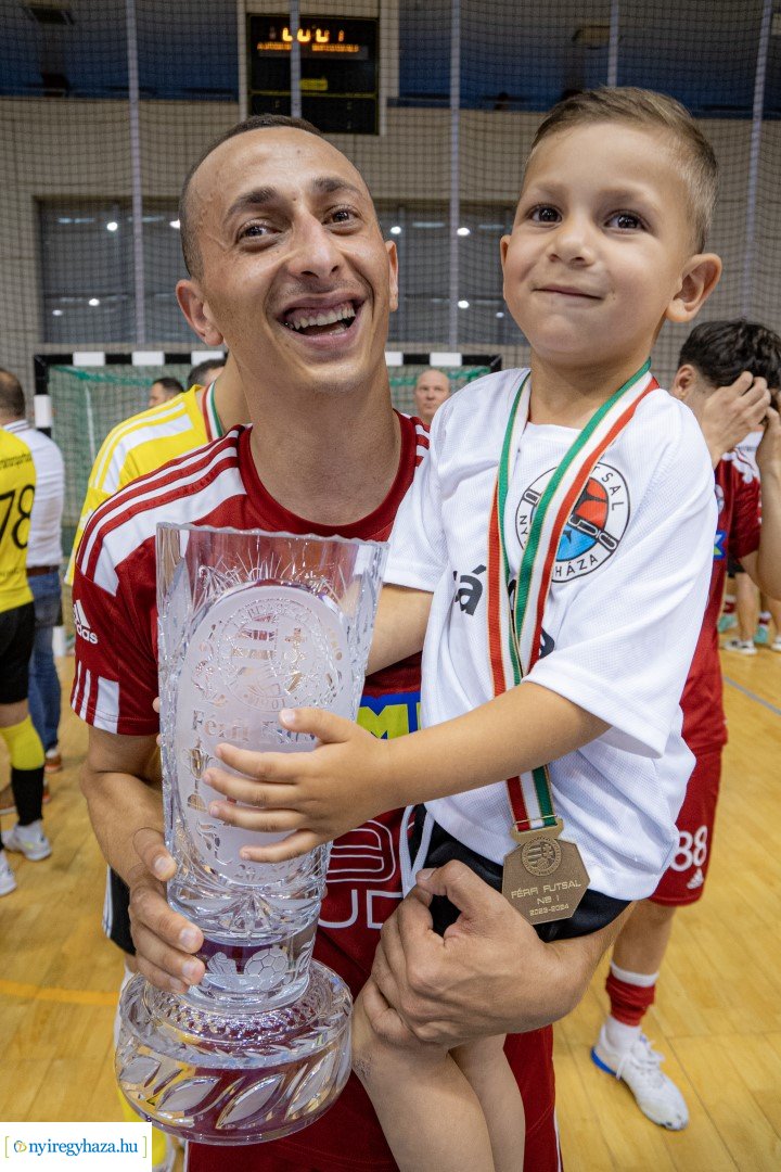 A' Studió Futsal Nyíregyháza megszerezte a bronzérmet - Így ünnepeltek a játékosok a mérkőzést követően