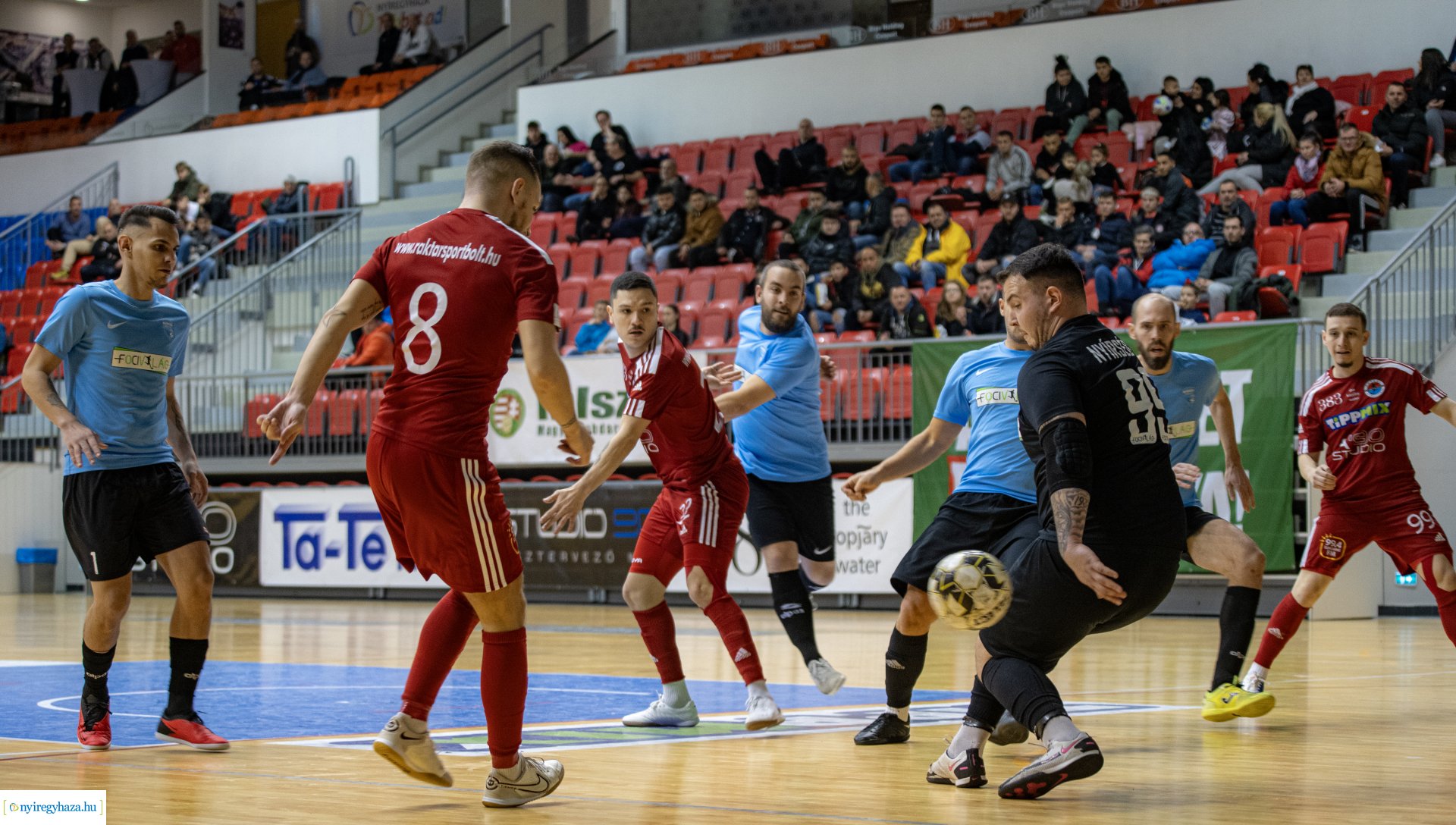 A' Studió Futsal Nyíregyháza vs. Nyírség FC Futsal mérkőzés a Continental Arénában