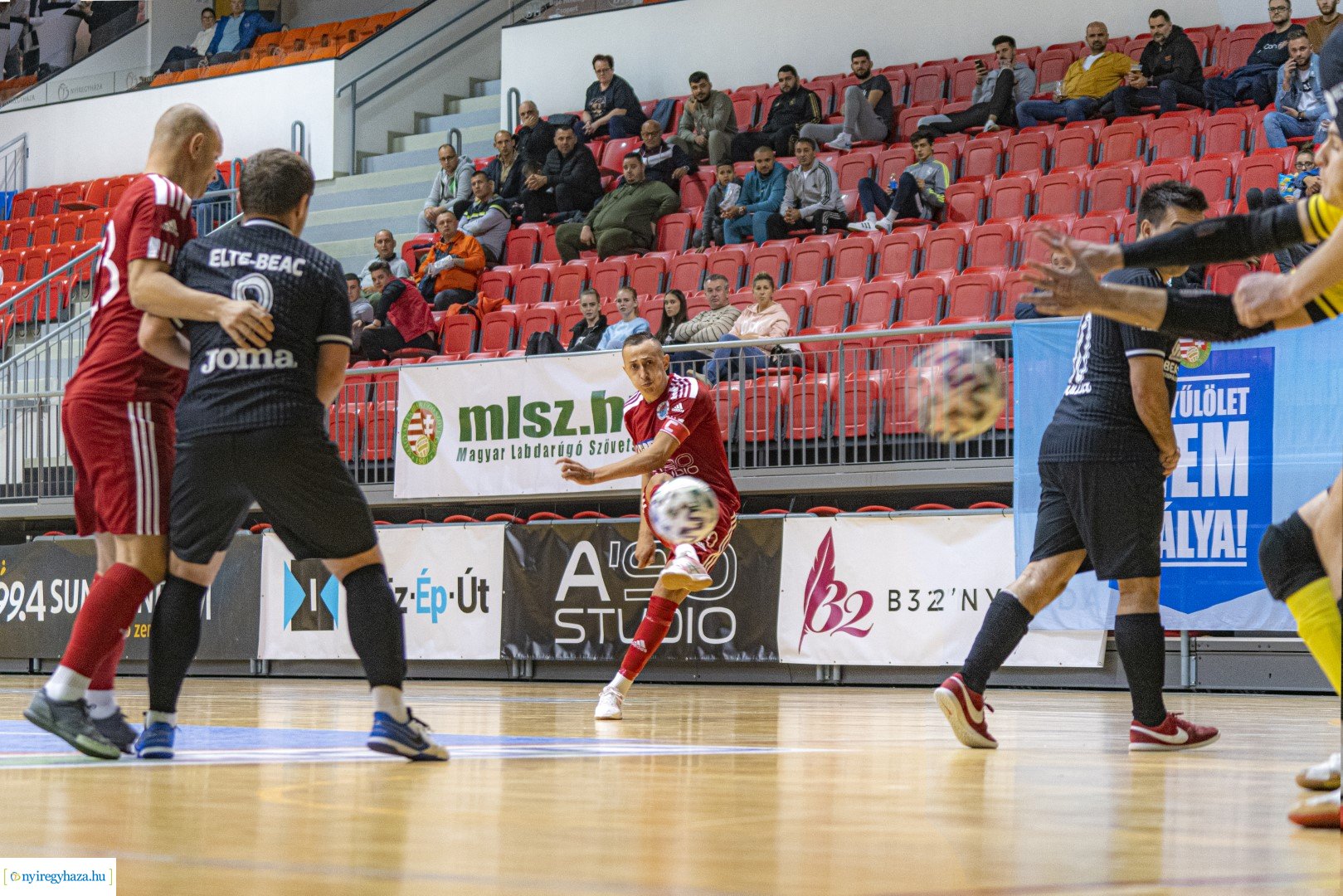 A STUDIO Nyíregyháza - ELTE-BEAC Budapest Futsal mérkőzés a Continental Arénában