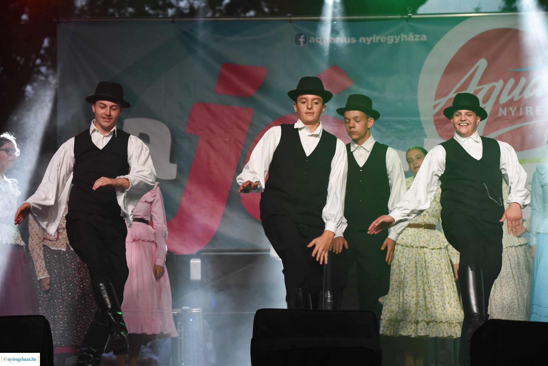 A Szabolcs Néptáncegyüttes a SóstóSerFeszten
