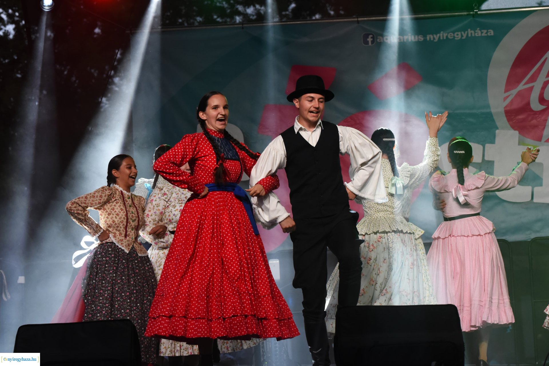 A Szabolcs Néptáncegyüttes a SóstóSerFeszten