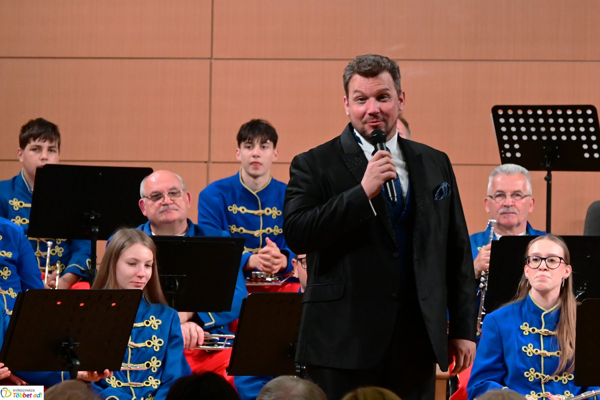 A Szabolcsi Koncert Fúvószenekar Operettgálája sztárvendégekkel