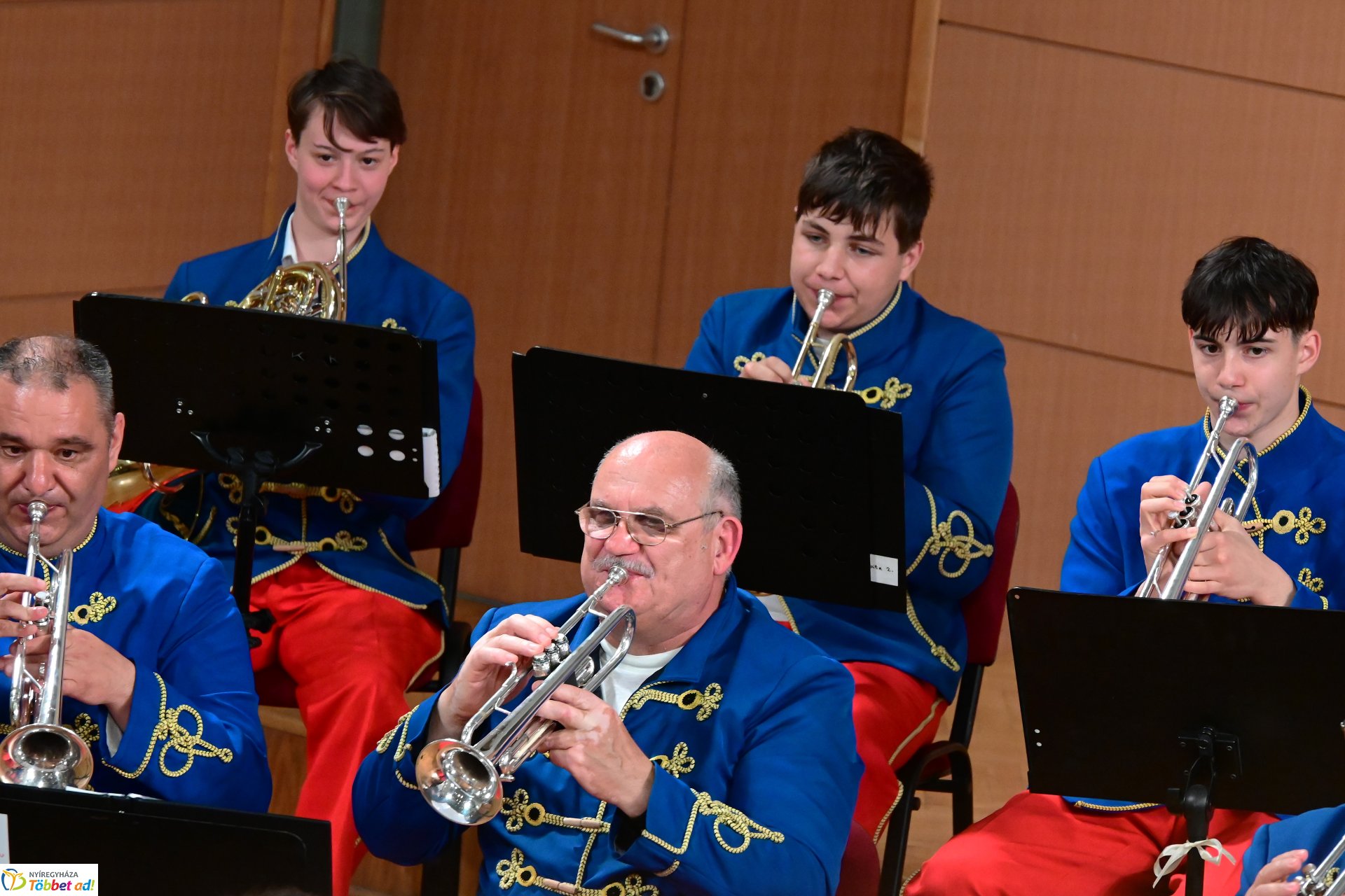 A Szabolcsi Koncert Fúvószenekar Operettgálája sztárvendégekkel