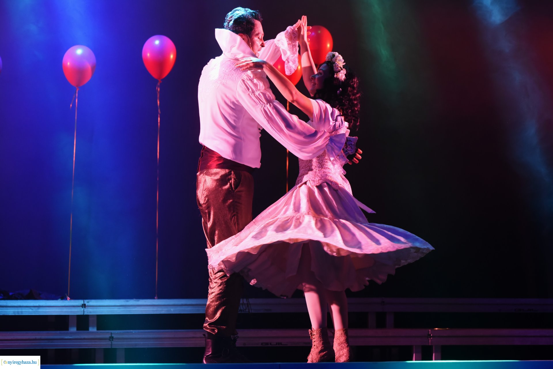 A Szépség és Szörnyeteg - bemutató a Móricz Zsigmond Színházban