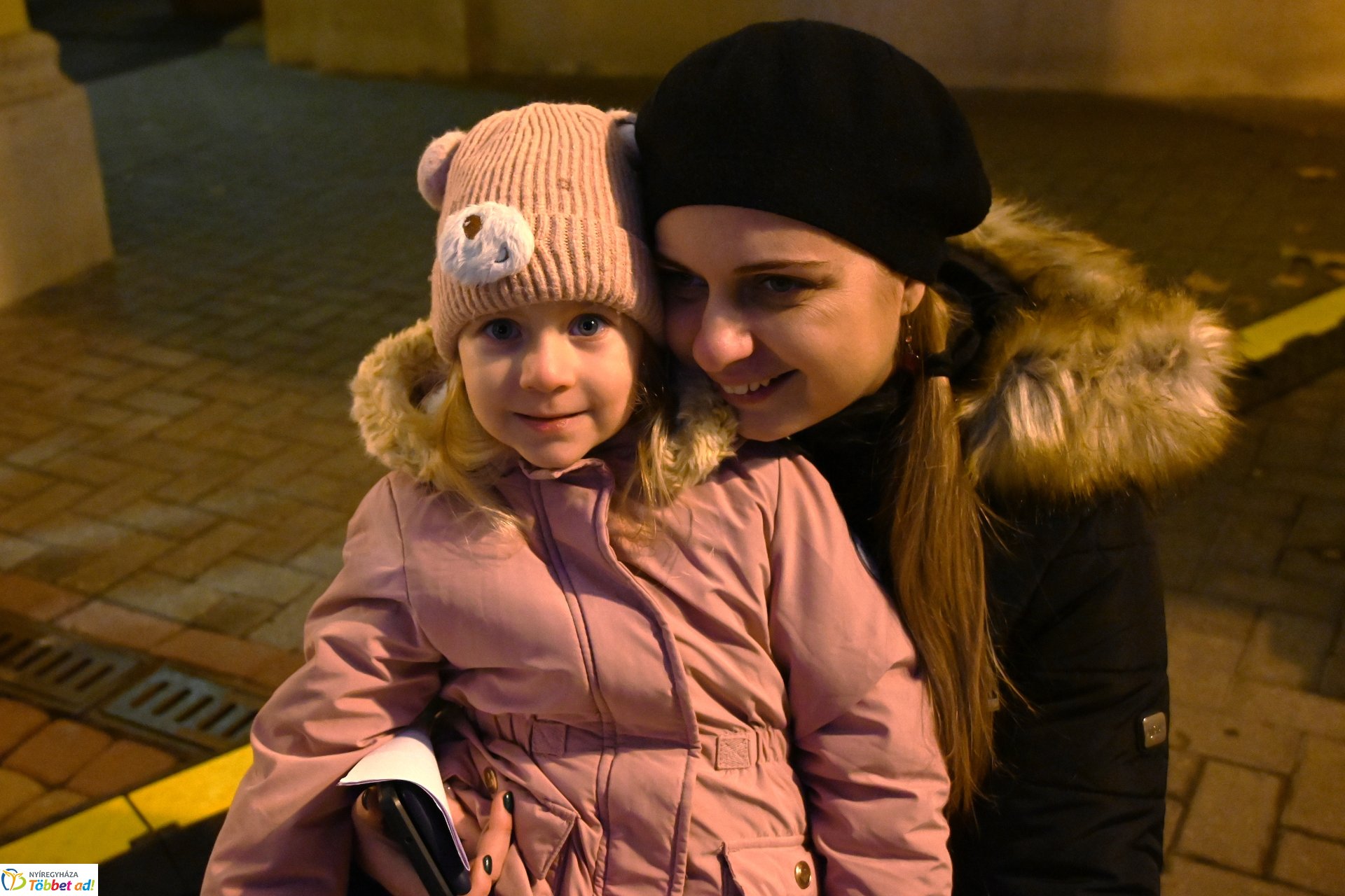 A szeretet lángja is  ég már az adventi  koszorún Nyíregyháza belvárosában