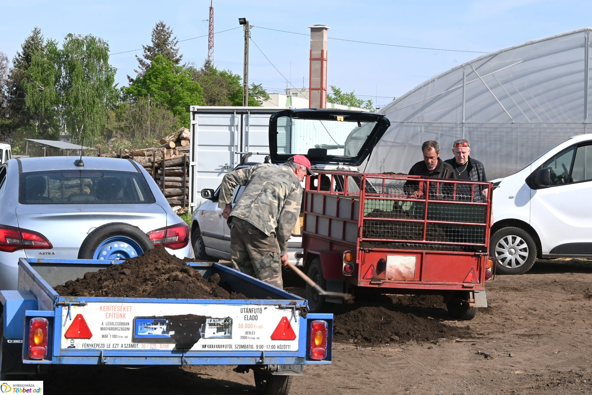 A szomszéd fűje mindig zöldebb - fűmagvak átadása a NYÍRVV-nél