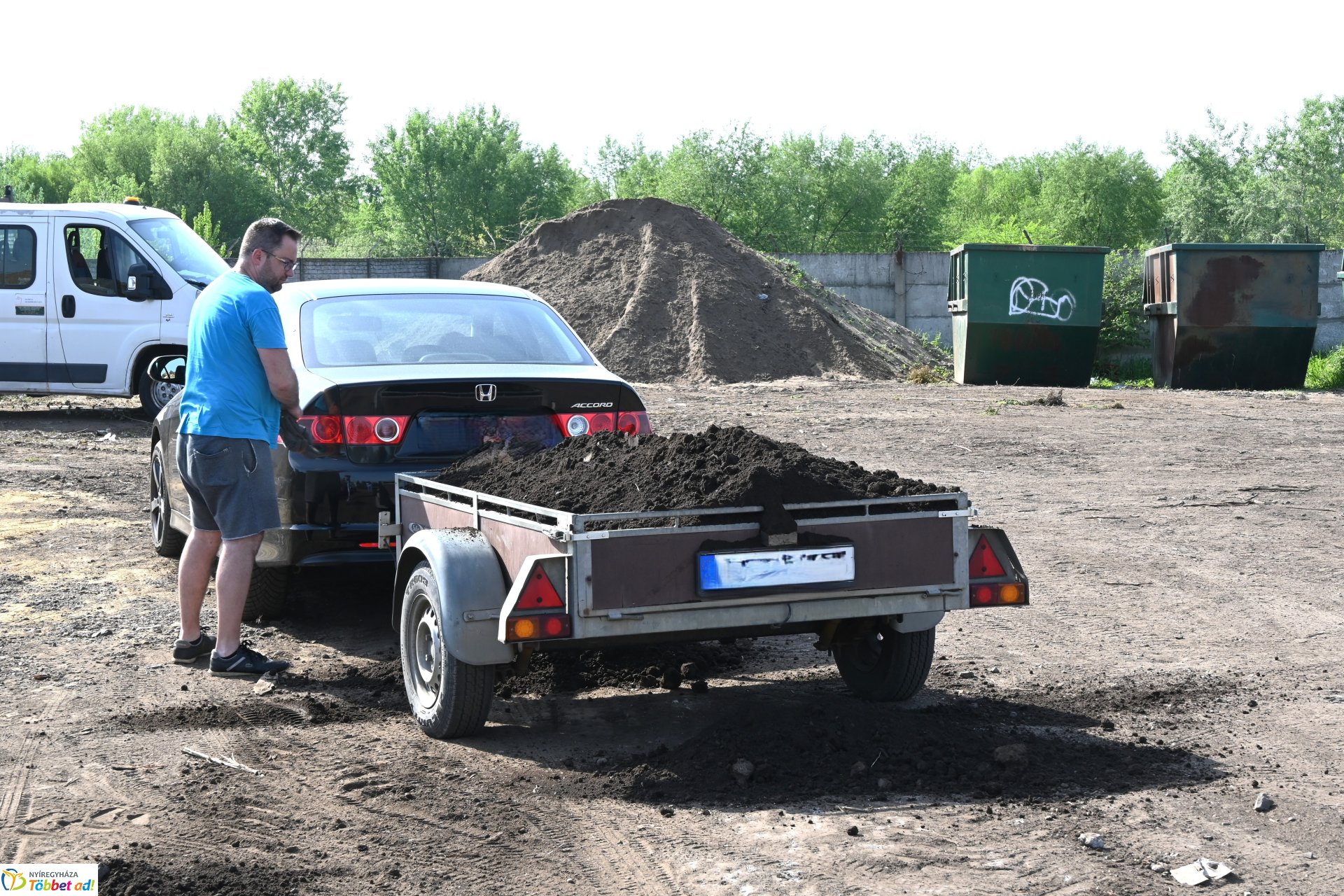A szomszéd fűje mindig zöldebb - fűmagvak átadása a NYÍRVV-nél