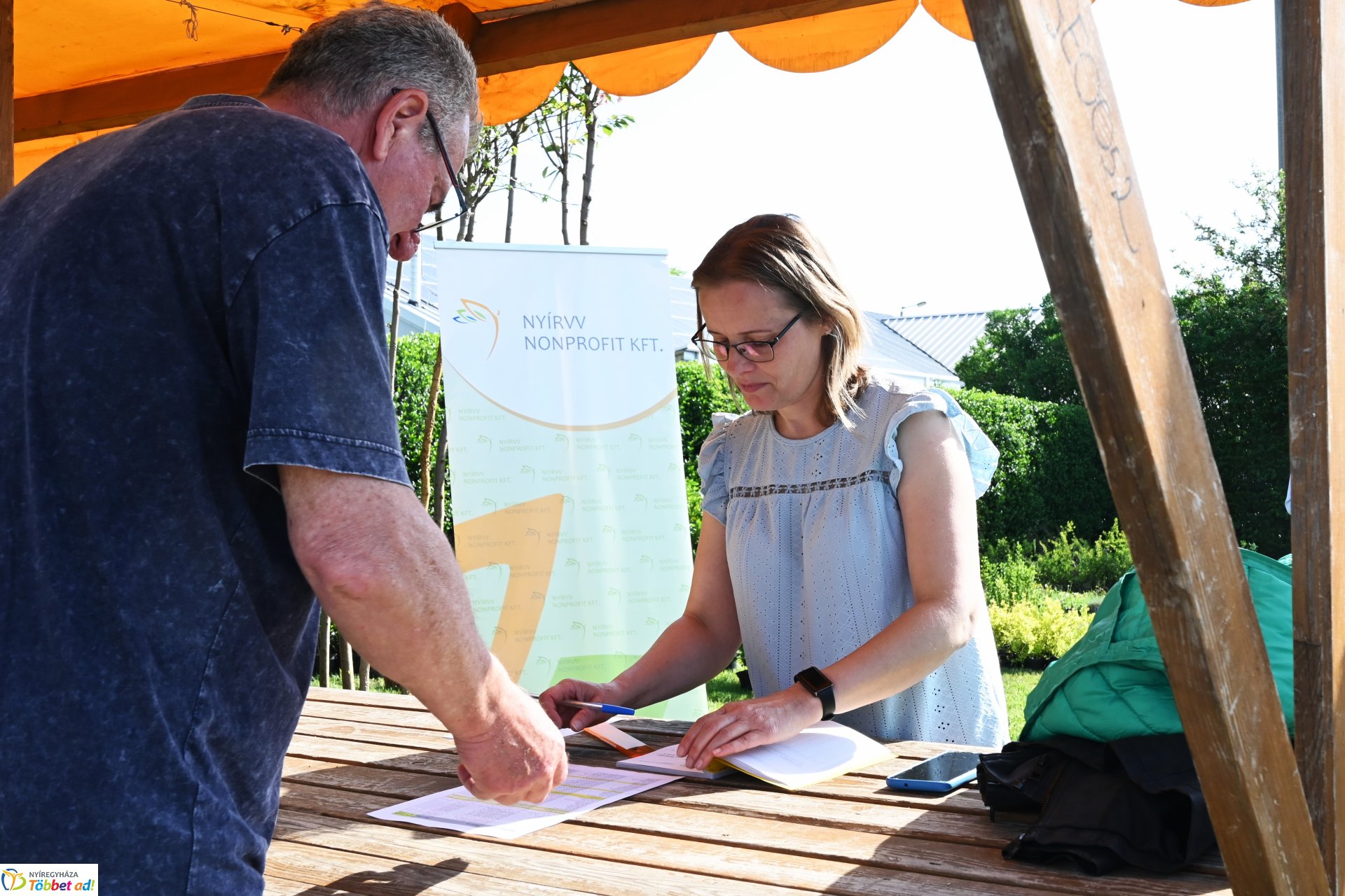 A szomszéd fűje mindig zöldebb - fűmagvak átadása a NYÍRVV-nél
