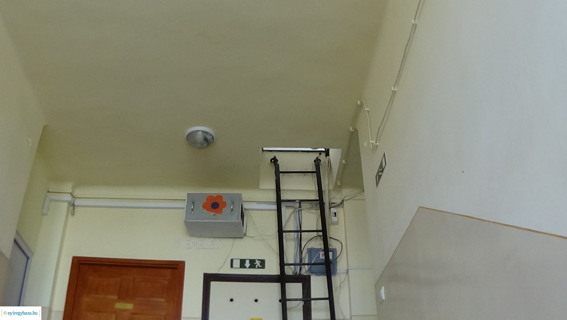 A Tompa Mihály utcára riasztották a tűzoltókat szerda délelőtt