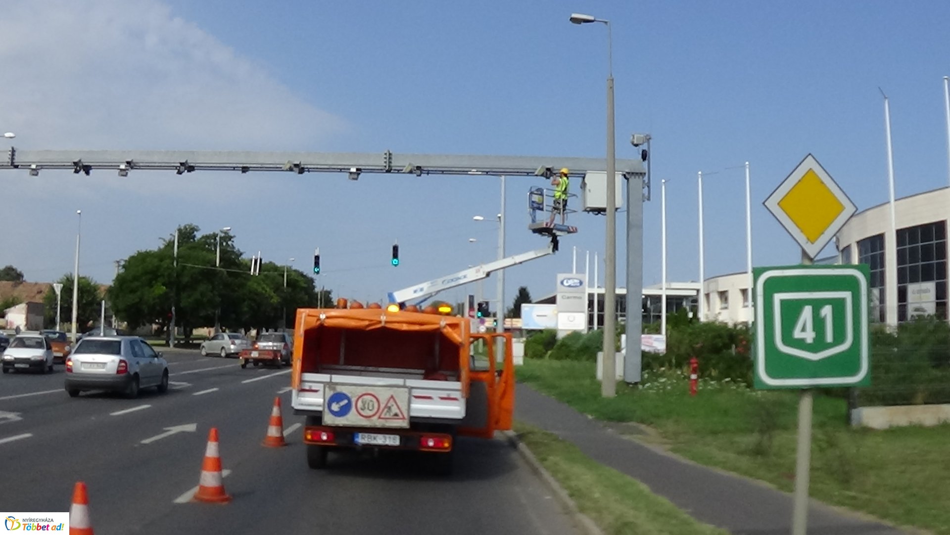 A VÉDA kapuk karbantartását végzik