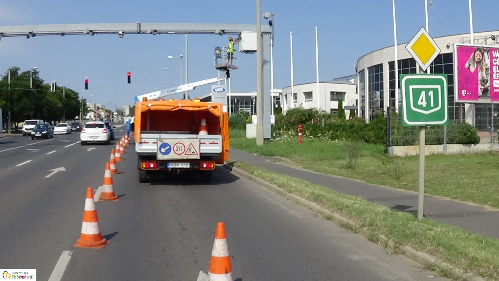 A VÉDA kapuk karbantartását végzik