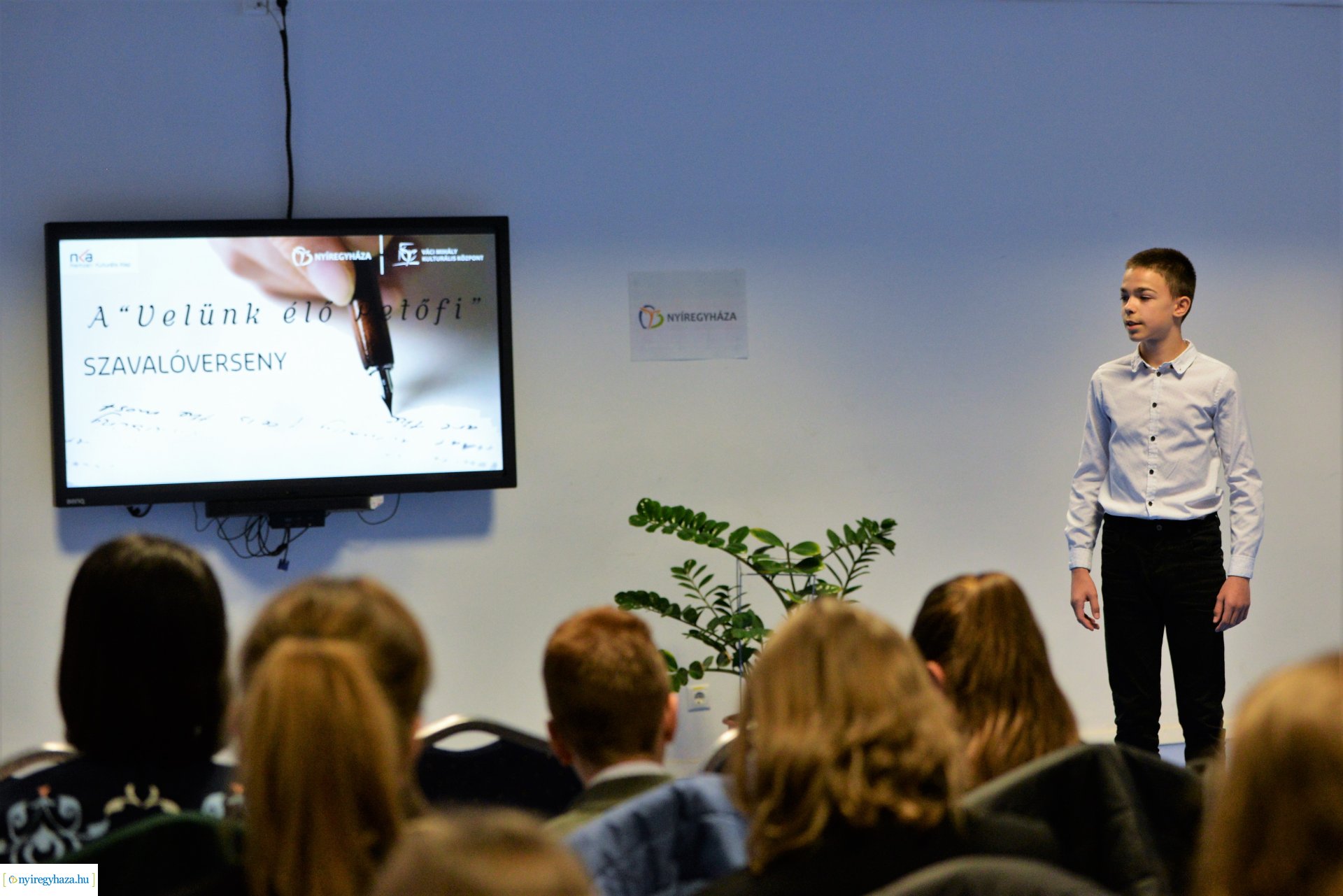 A velünk élő Petőfi - szavalóverseny a VMKK-ban