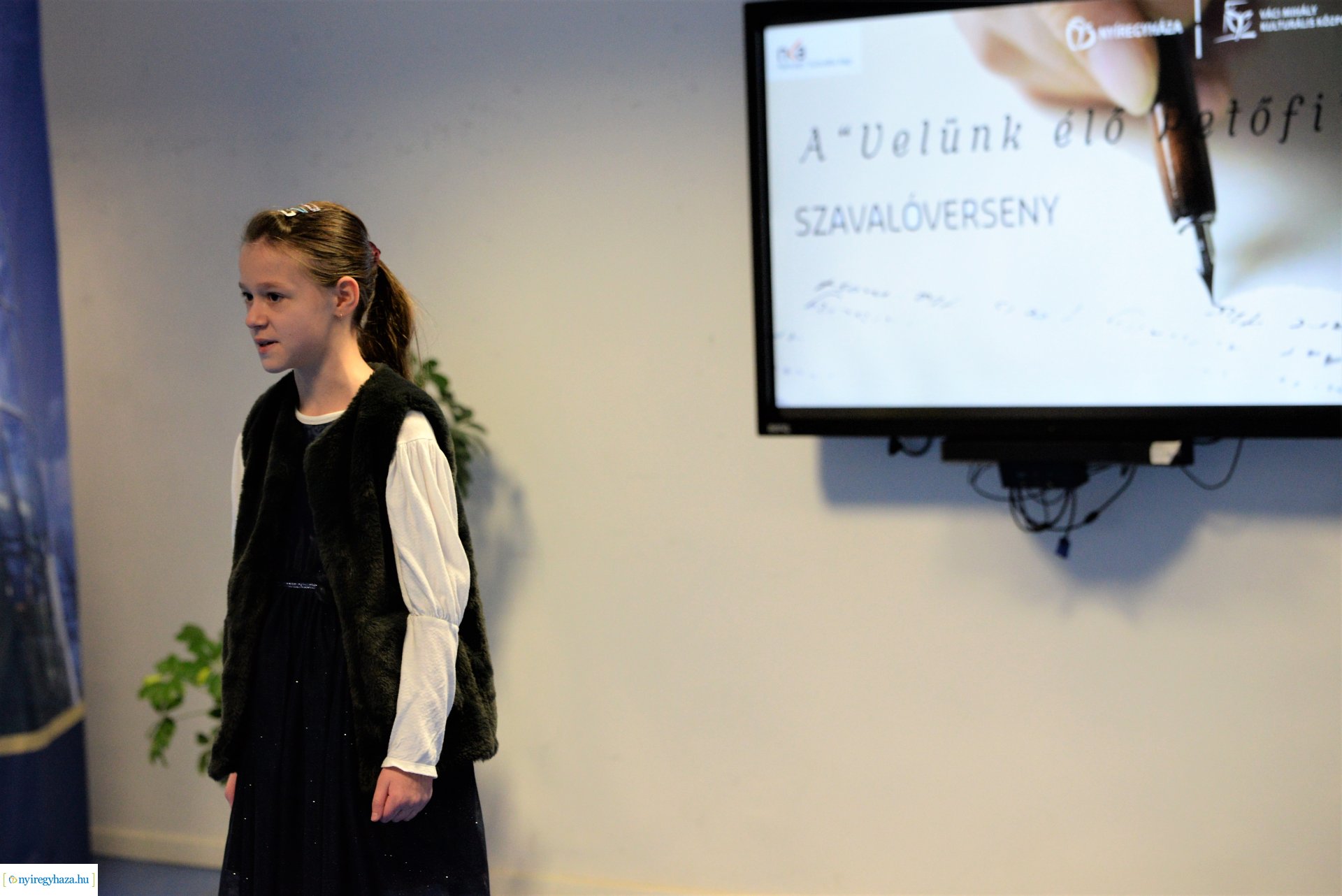 A velünk élő Petőfi - szavalóverseny a VMKK-ban