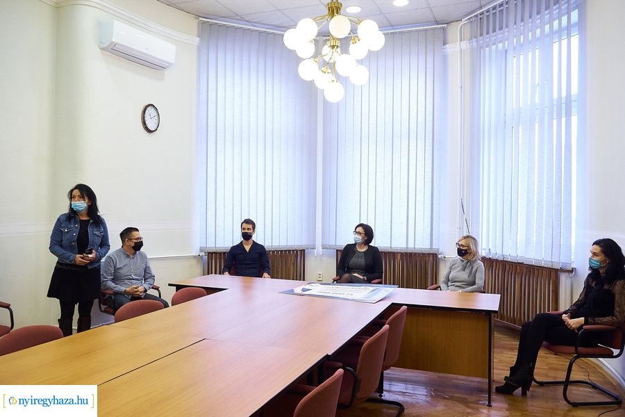 Adomány a Jósa András Oktatókórháznak