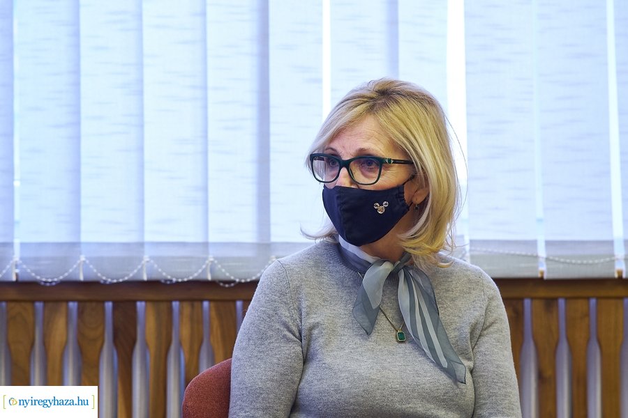 Adomány a Jósa András Oktatókórháznak