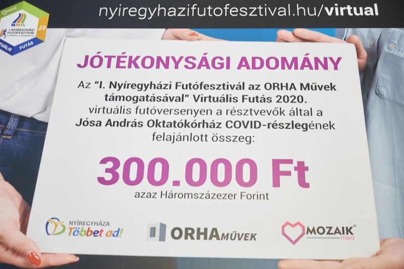 Adomány a Jósa András Oktatókórháznak