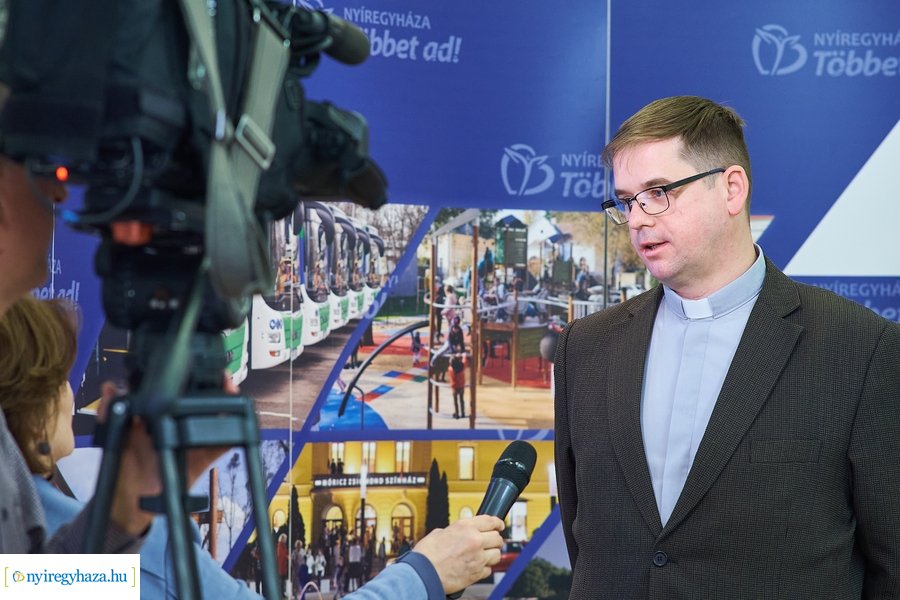 Adomány a Katolikus_Karitásznak