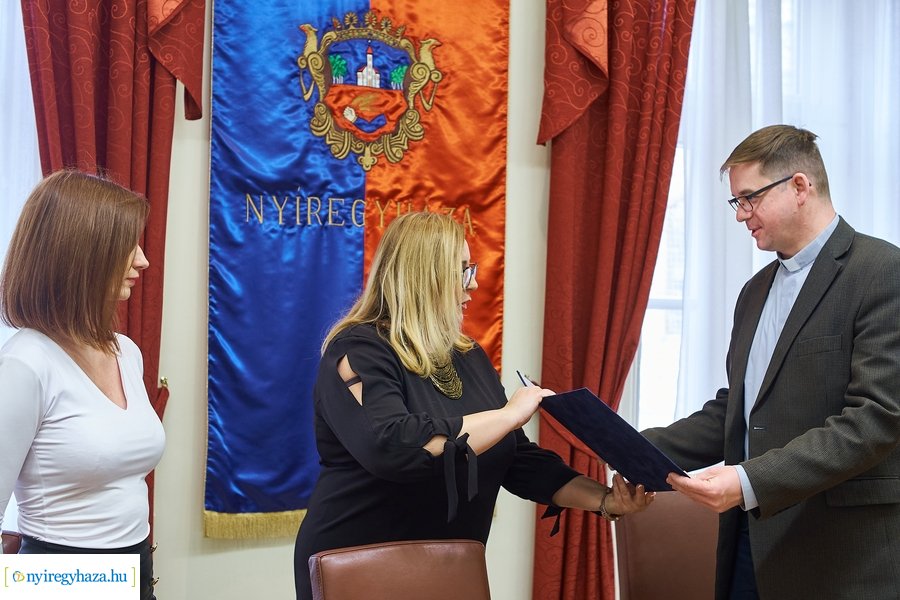 Adomány a Katolikus_Karitásznak