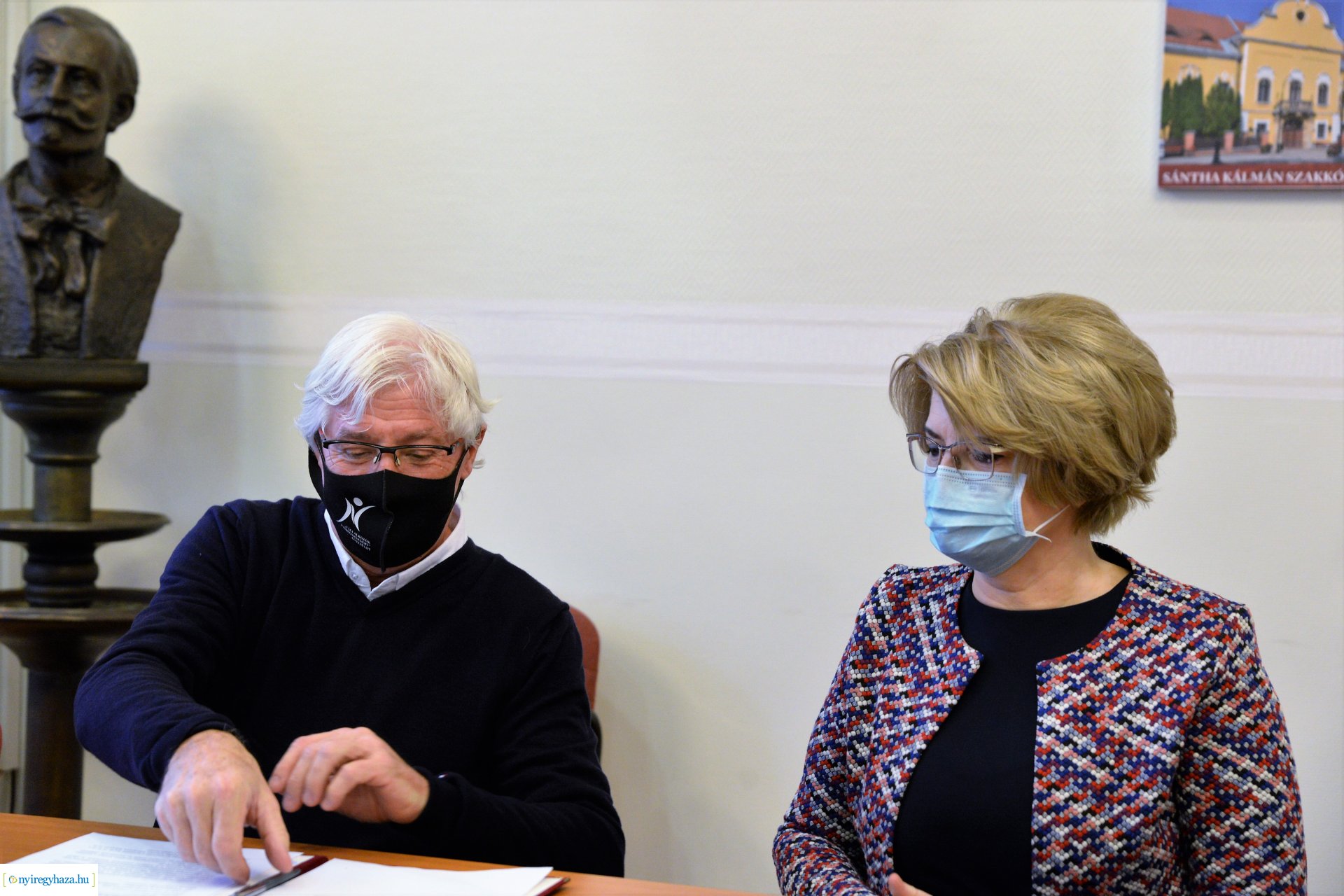 Adomány a kórház részére a Vállalkozók Nyíregyházáért Egyesülettől