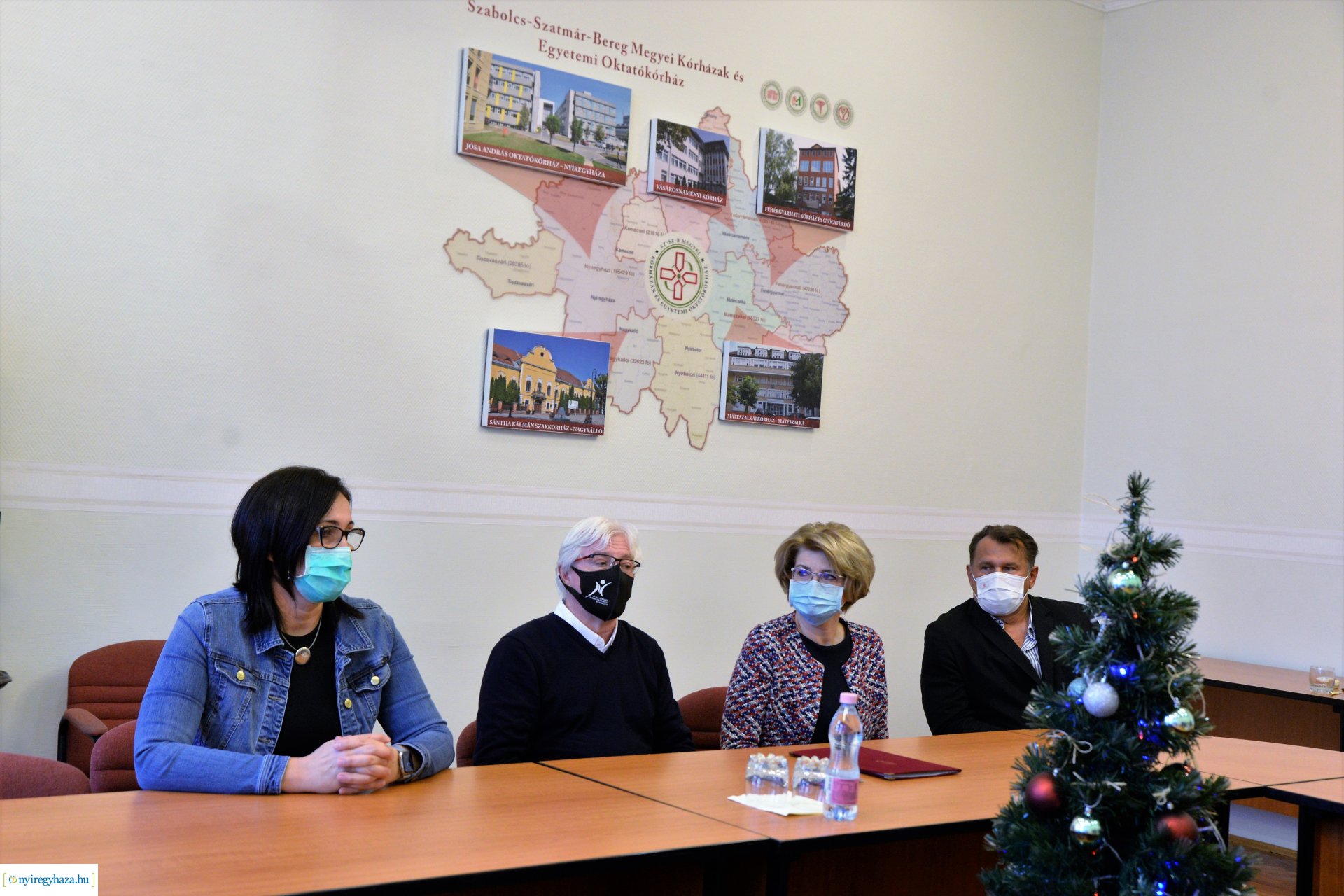 Adomány a kórház részére a Vállalkozók Nyíregyházáért Egyesülettől