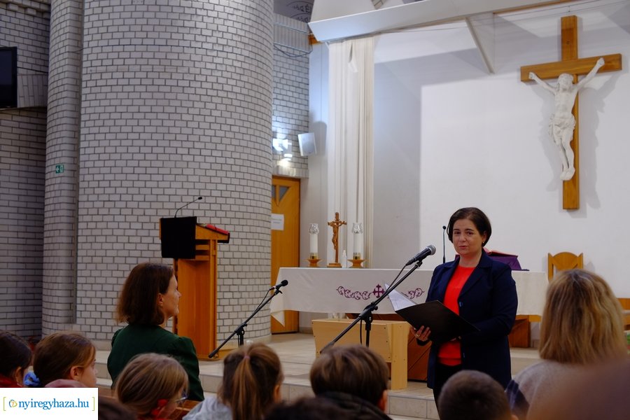 Adomány a Szent Imre iskolától