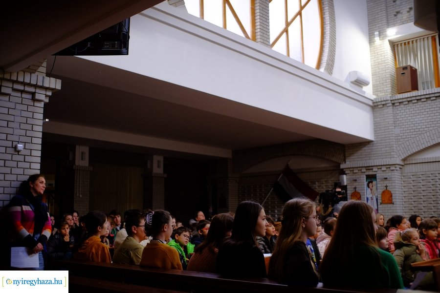 Adomány a Szent Imre iskolától