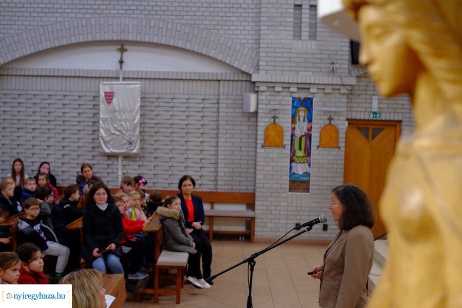 Adomány a Szent Imre iskolától