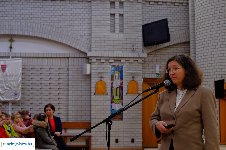 Adomány a Szent Imre iskolától