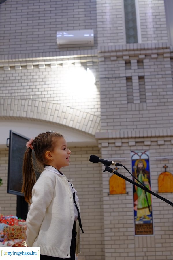 Adomány a Szent Imre iskolától