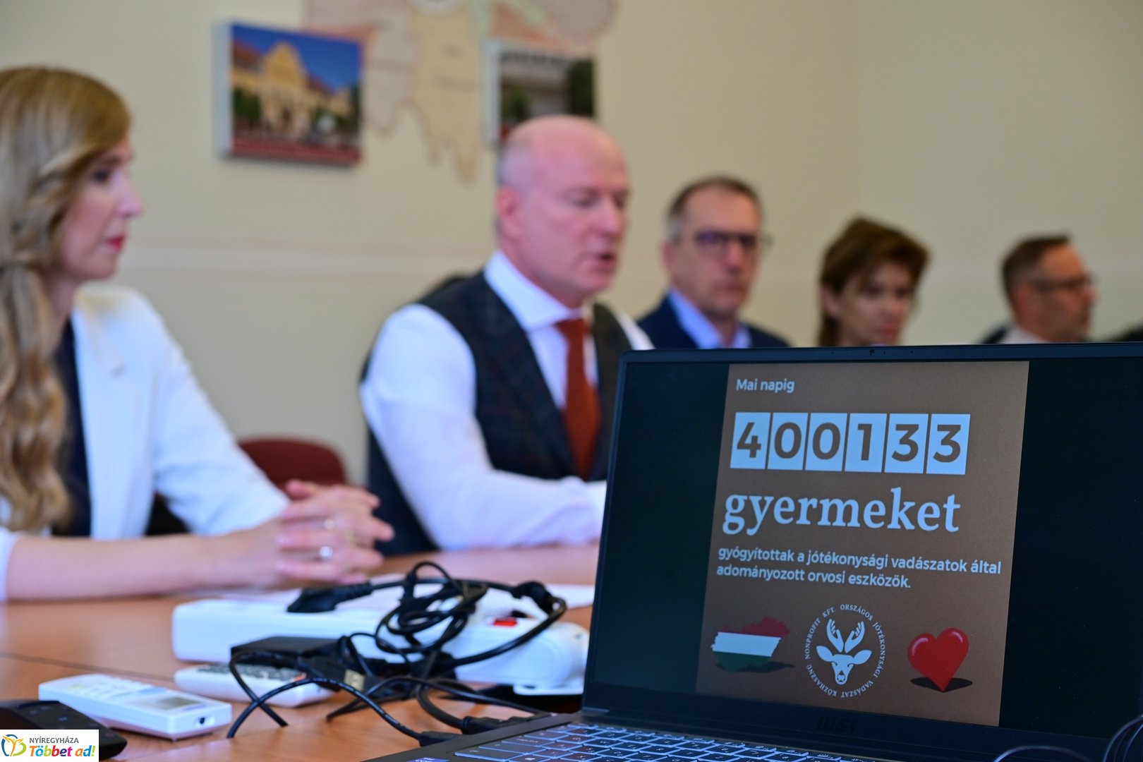 Adomány a vadászoktól a Jósa András kórháznak 2025 májusában