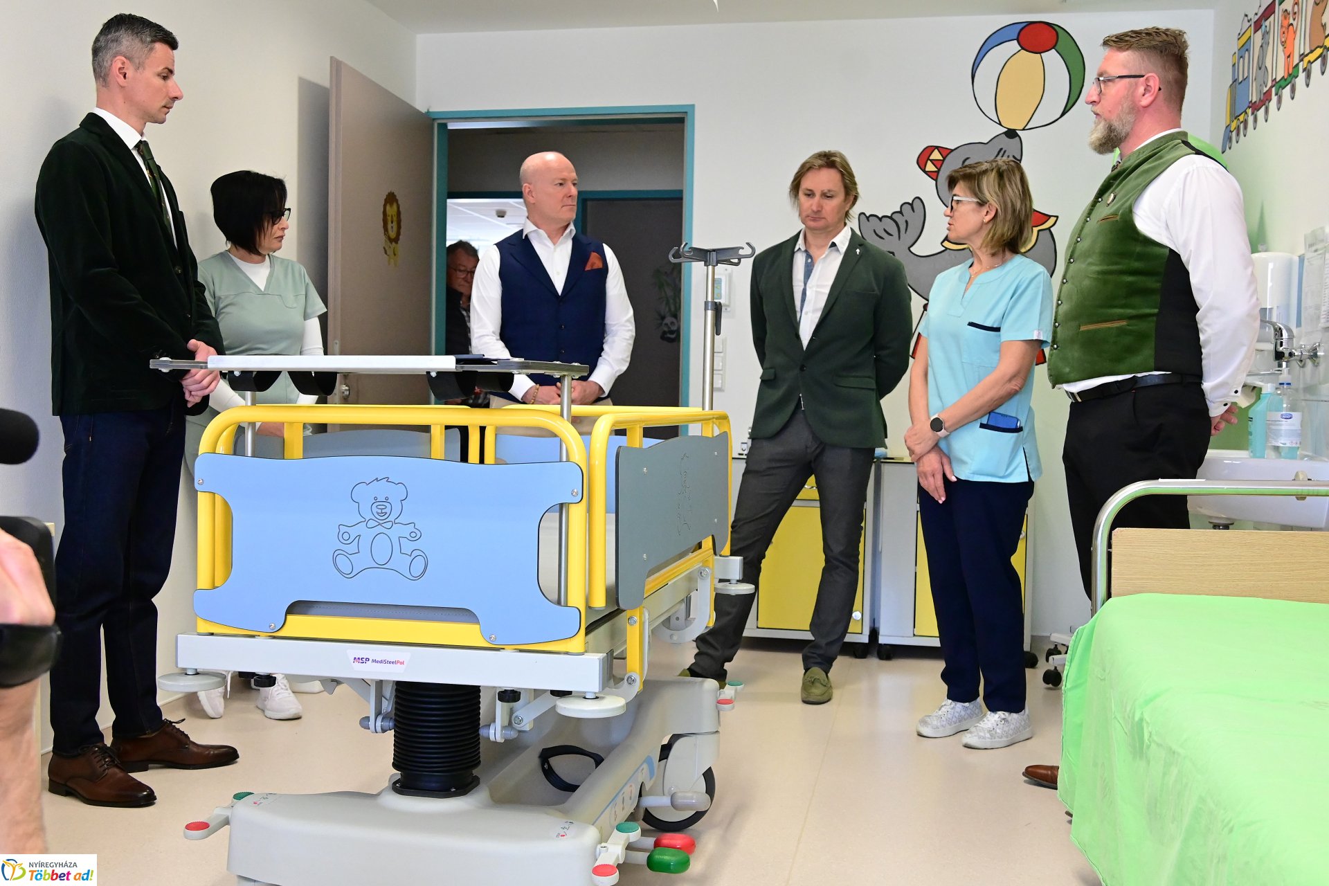 Adomány a vadászoktól a kórház gyermekosztálya részére