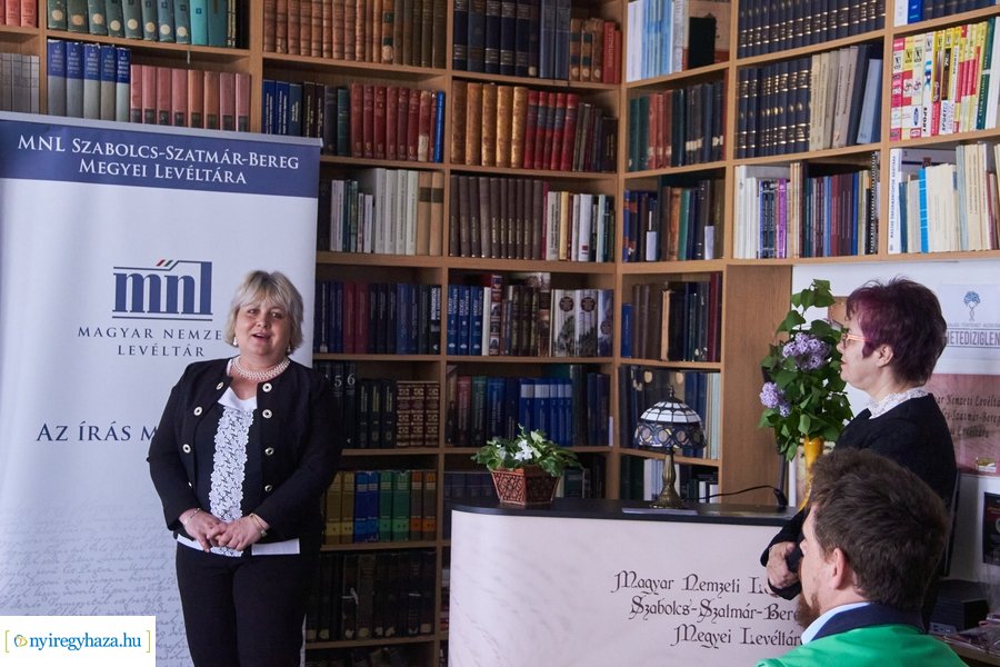 Adomány átadások a Levéltárban